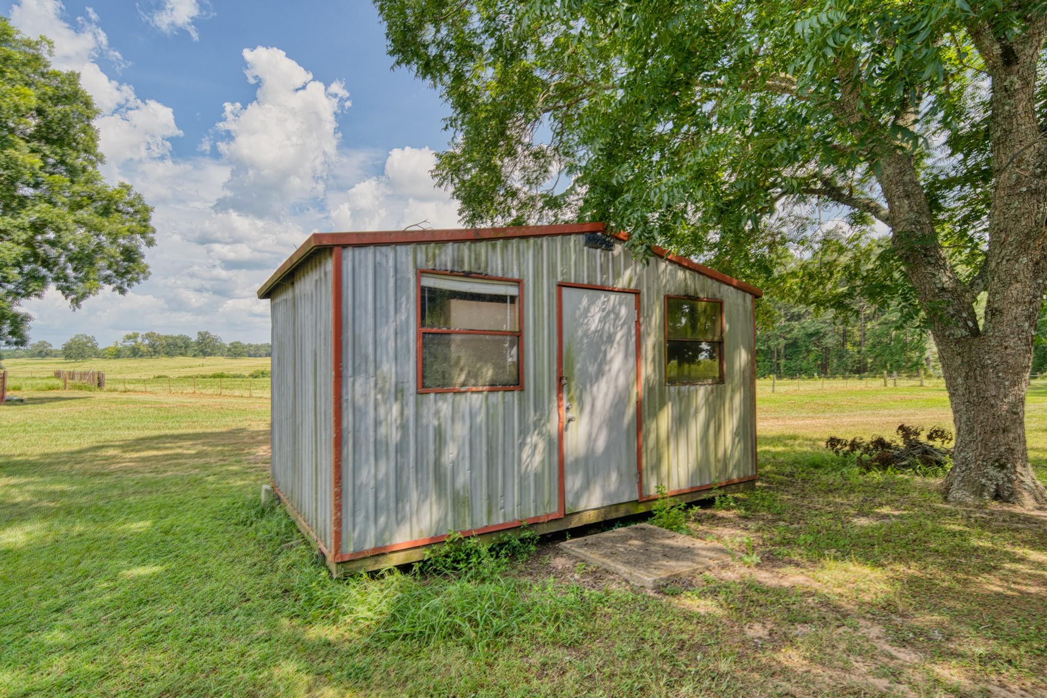 main property photo 25