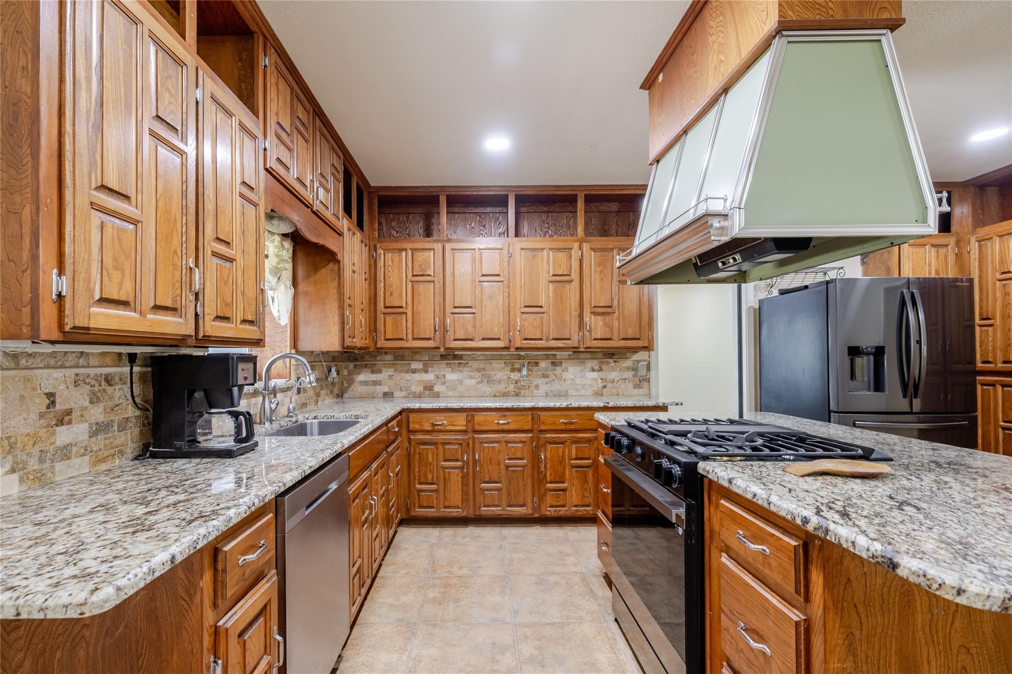 main property photo 12