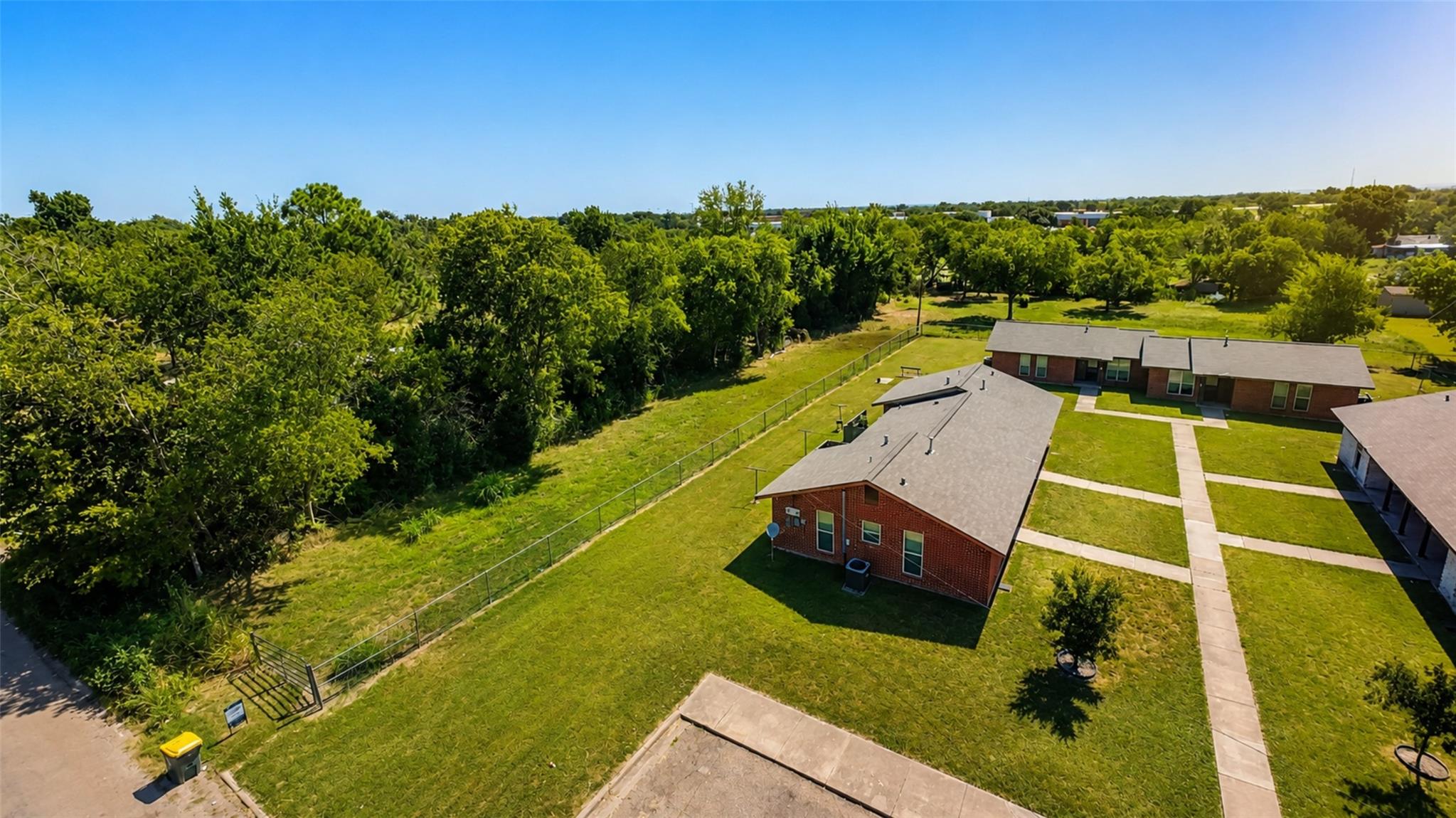main property photo 3