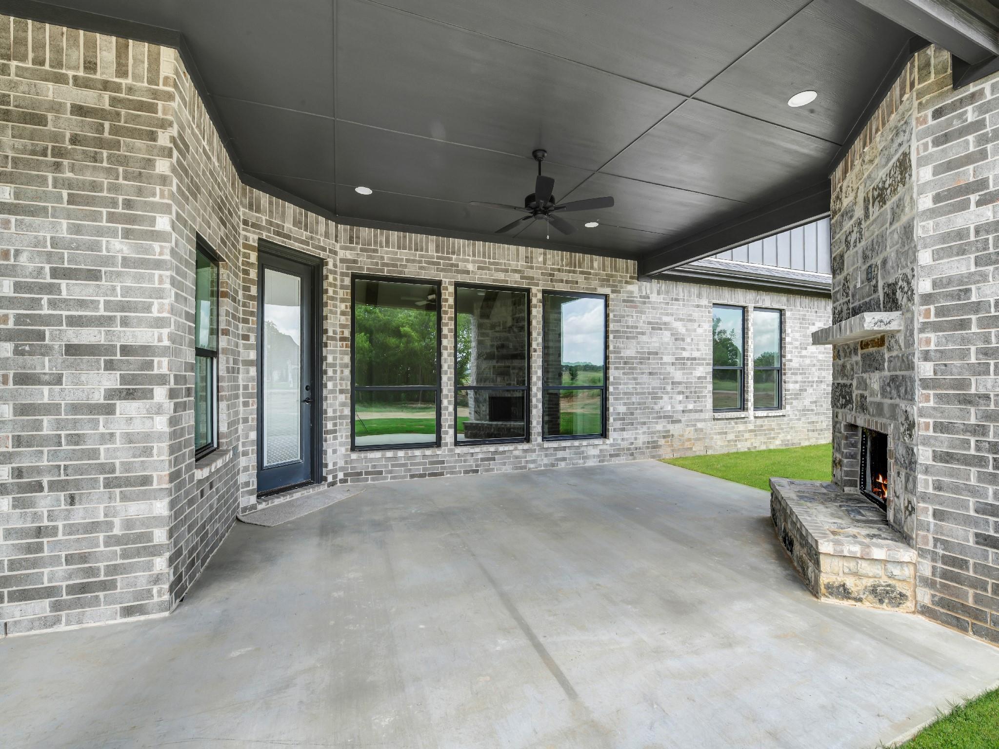main property photo 6