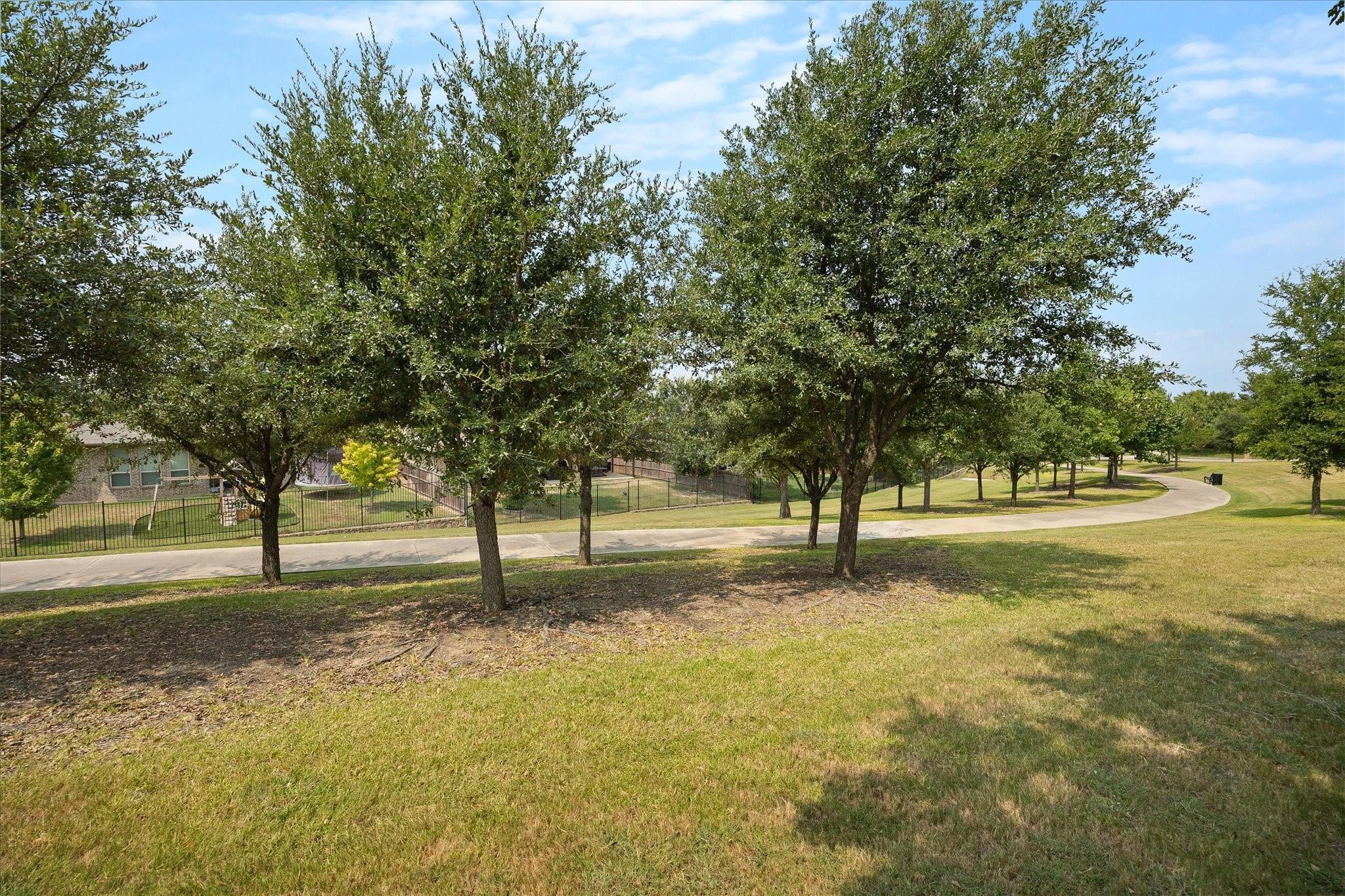 main property photo 28