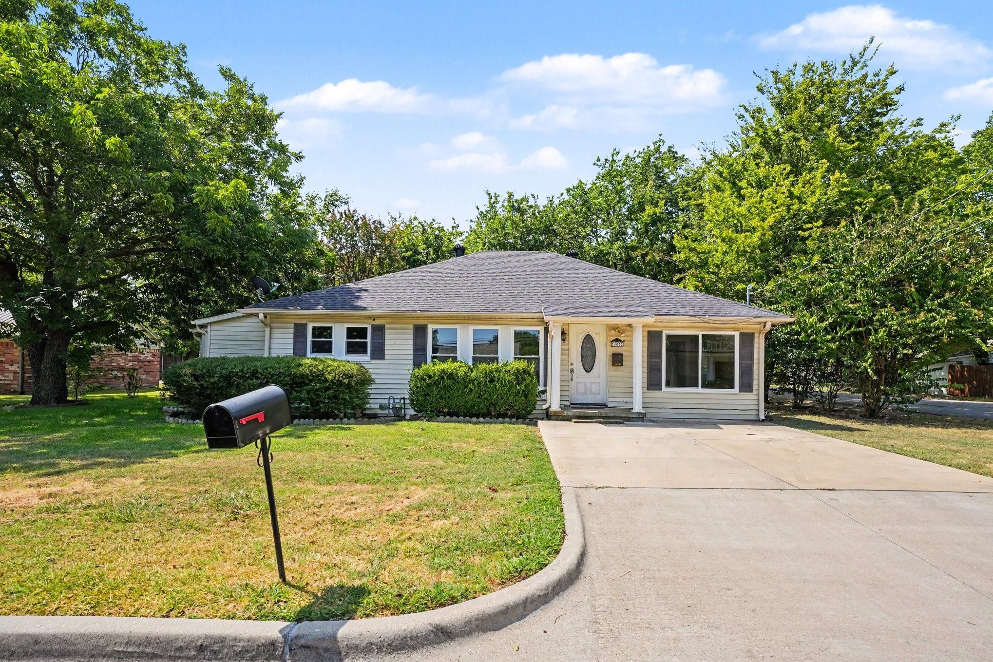 main property photo 5