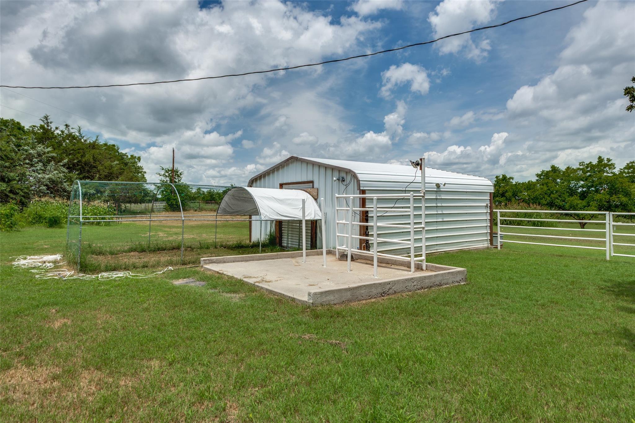 main property photo 34