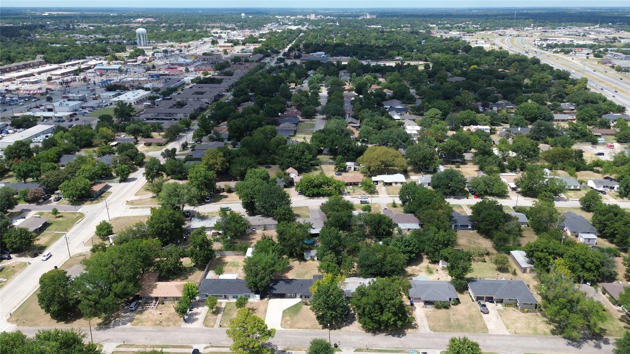 main property photo 28