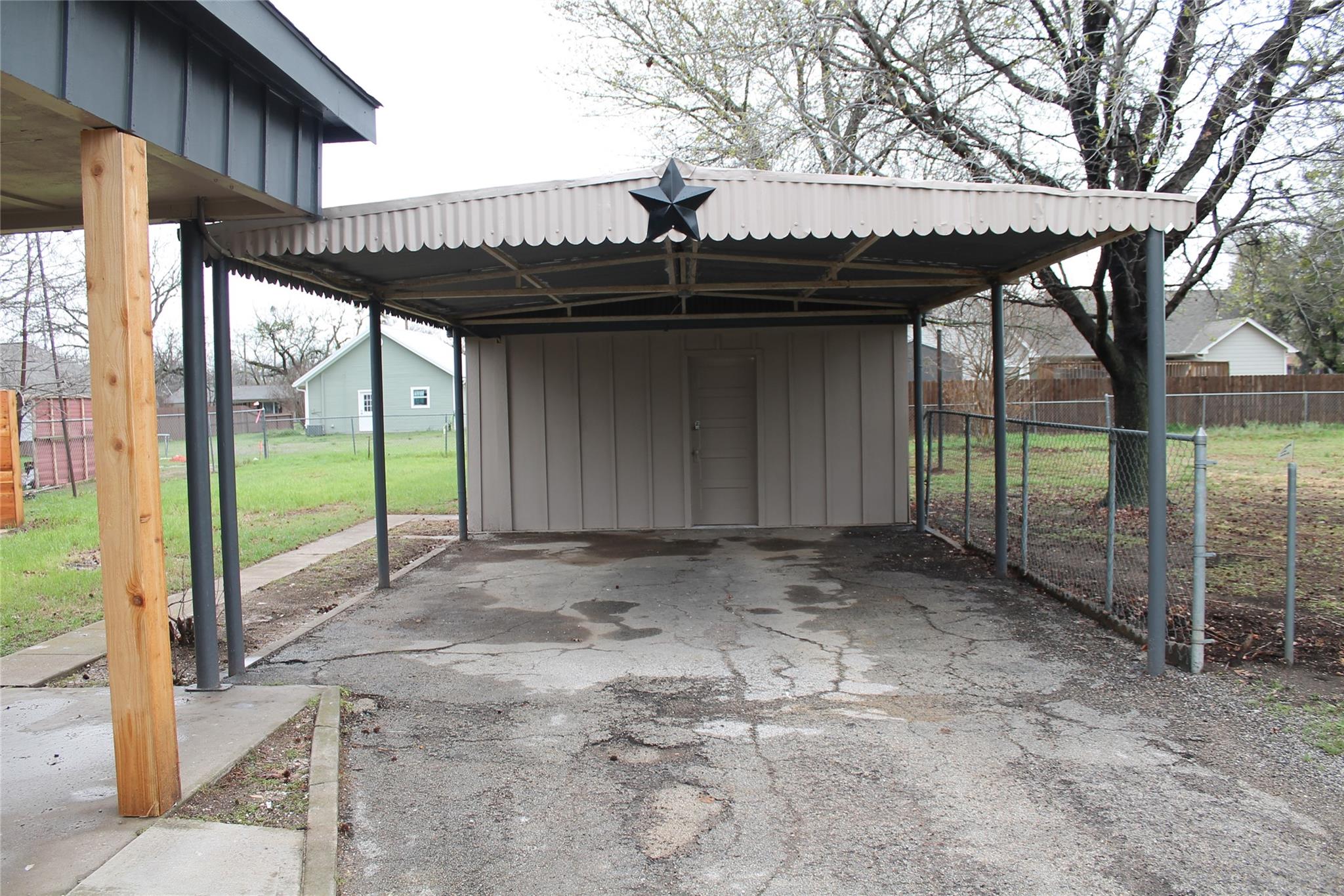 main property photo 22