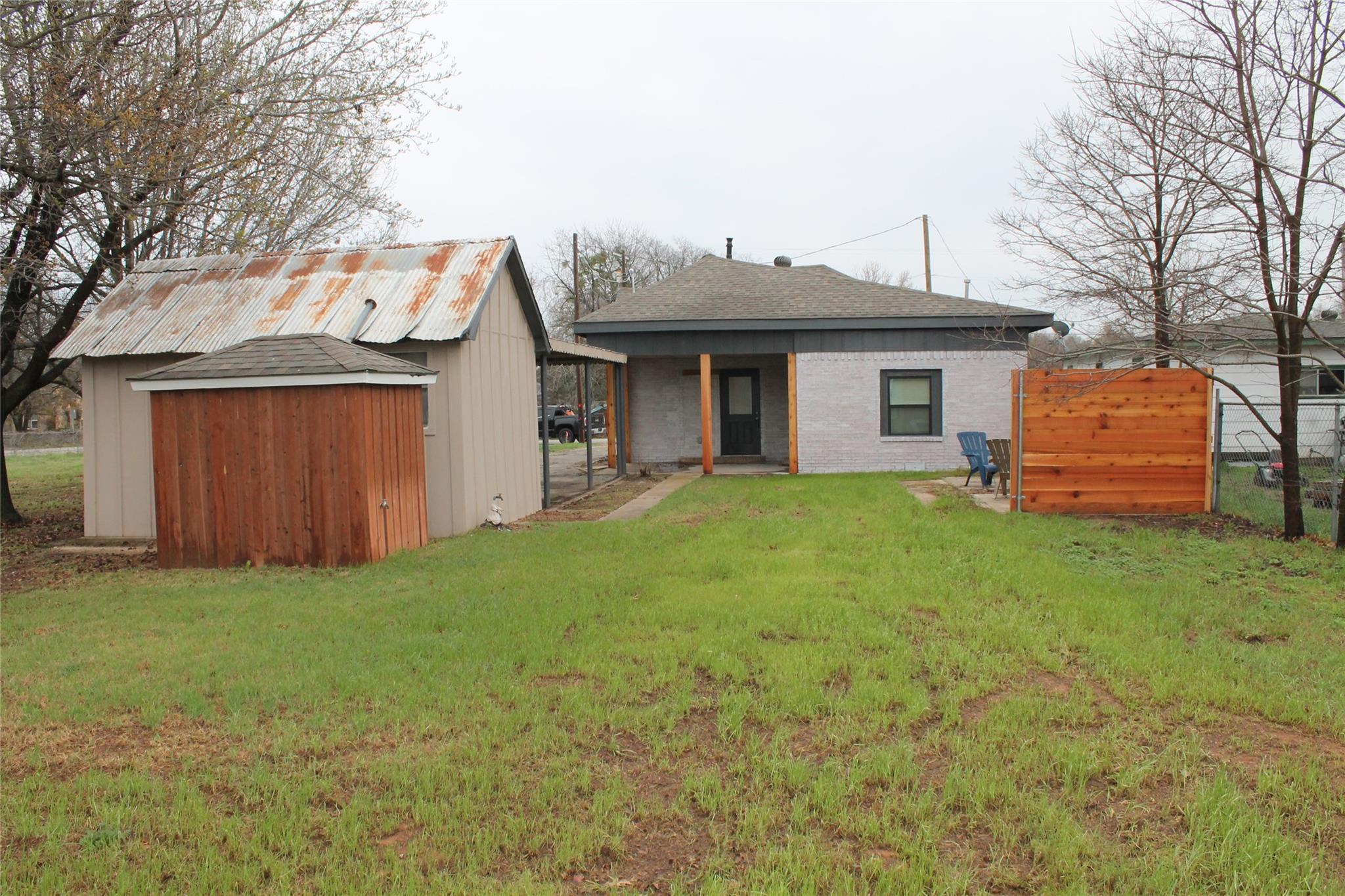 main property photo 25