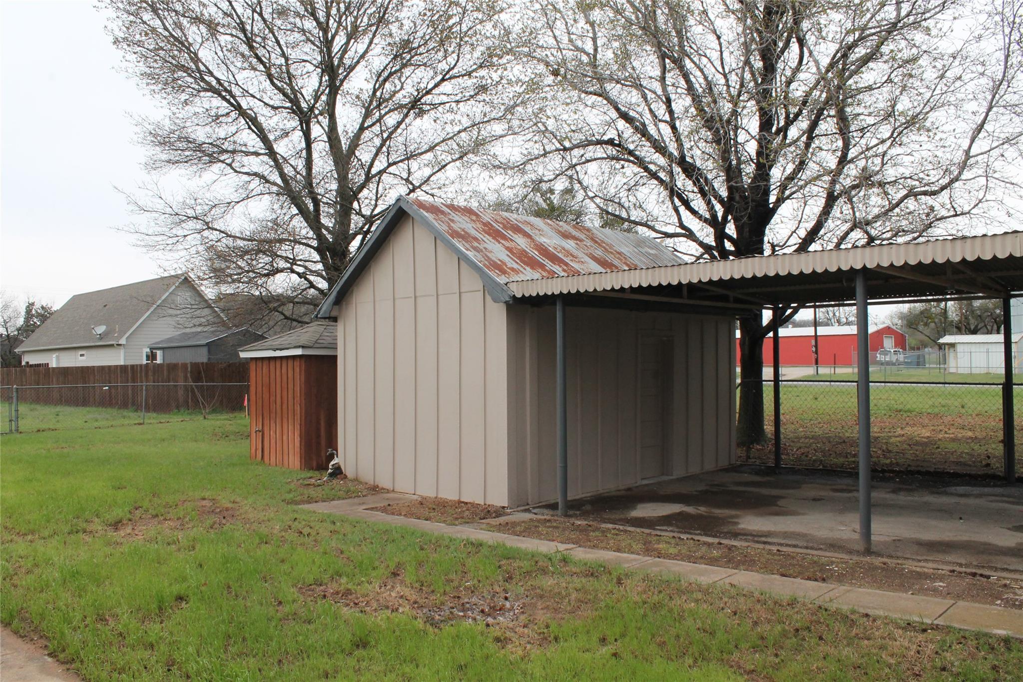 main property photo 27
