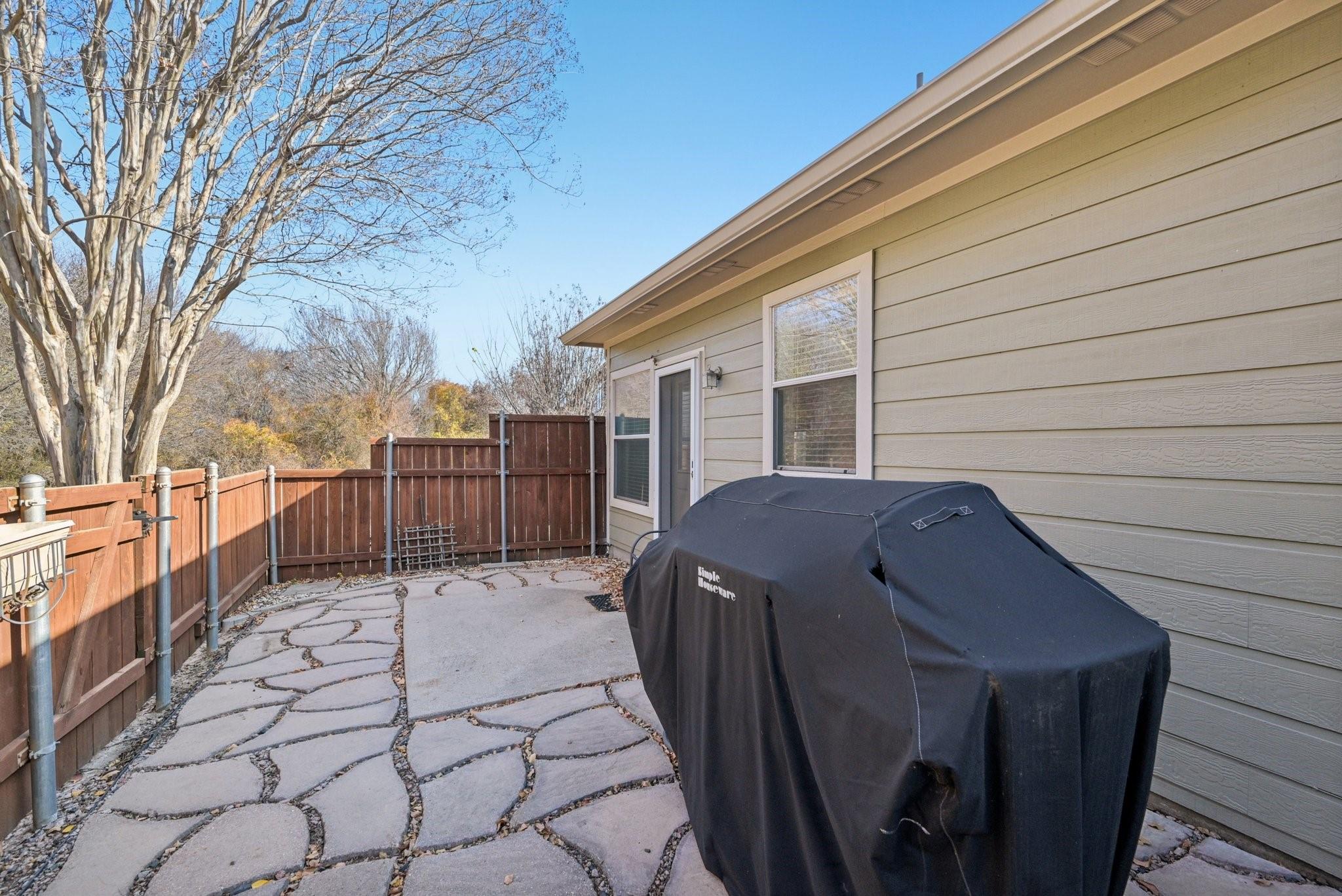 main property photo 31