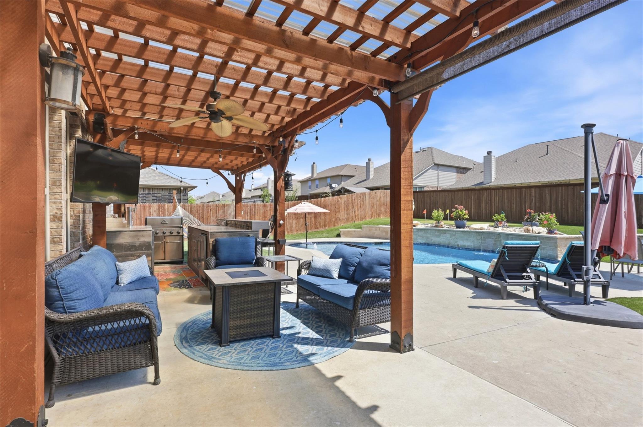 main property photo 23