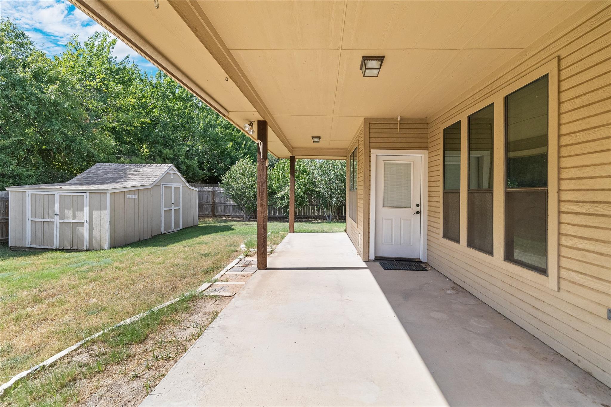 main property photo 31