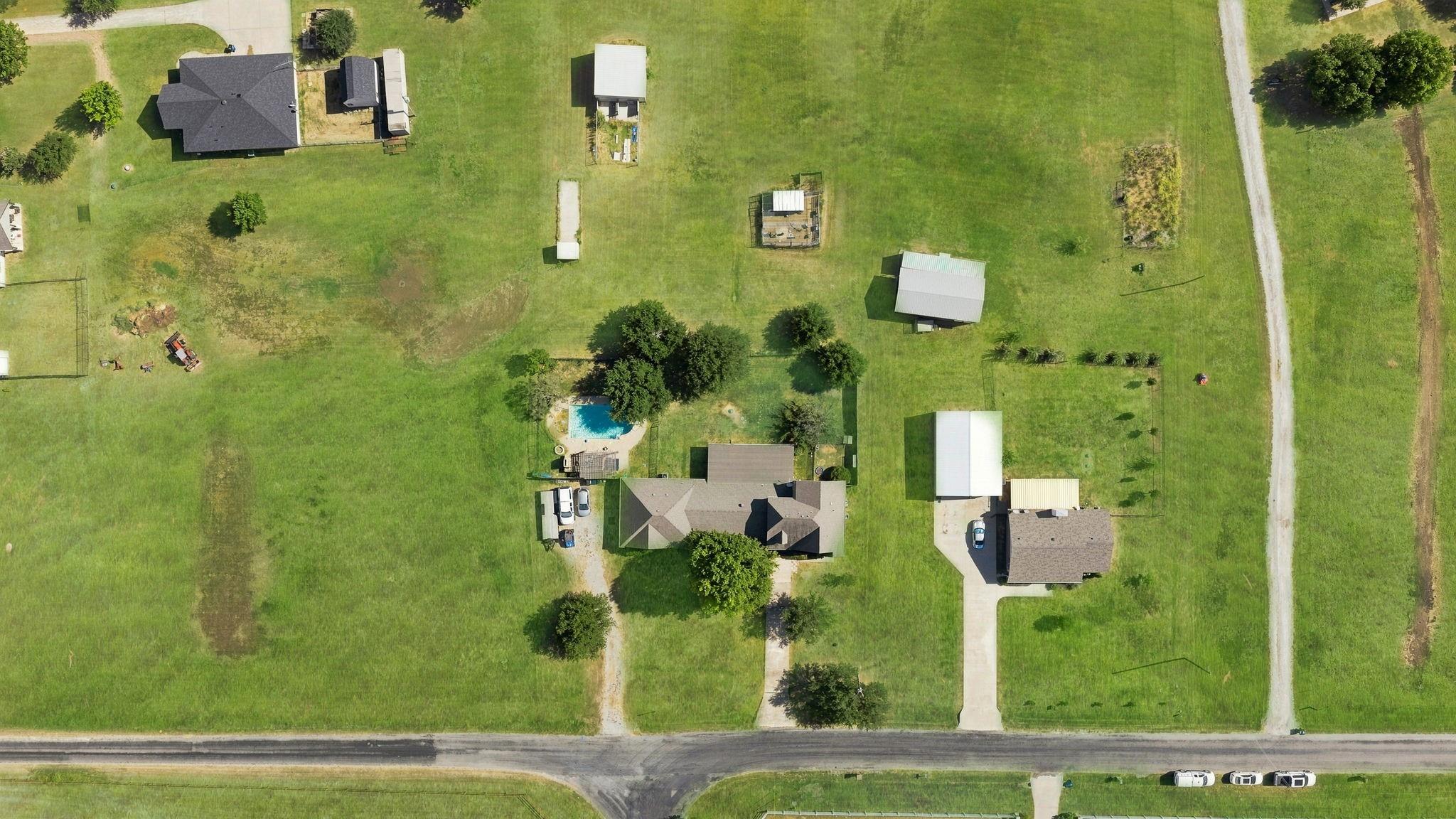 main property photo 5