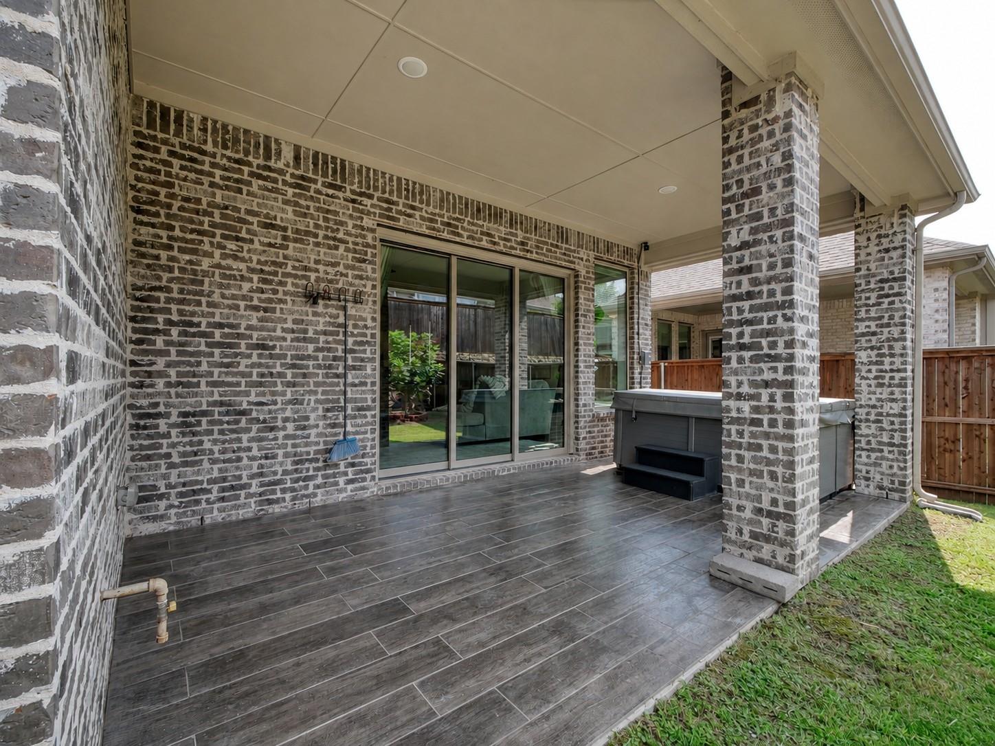 main property photo 32
