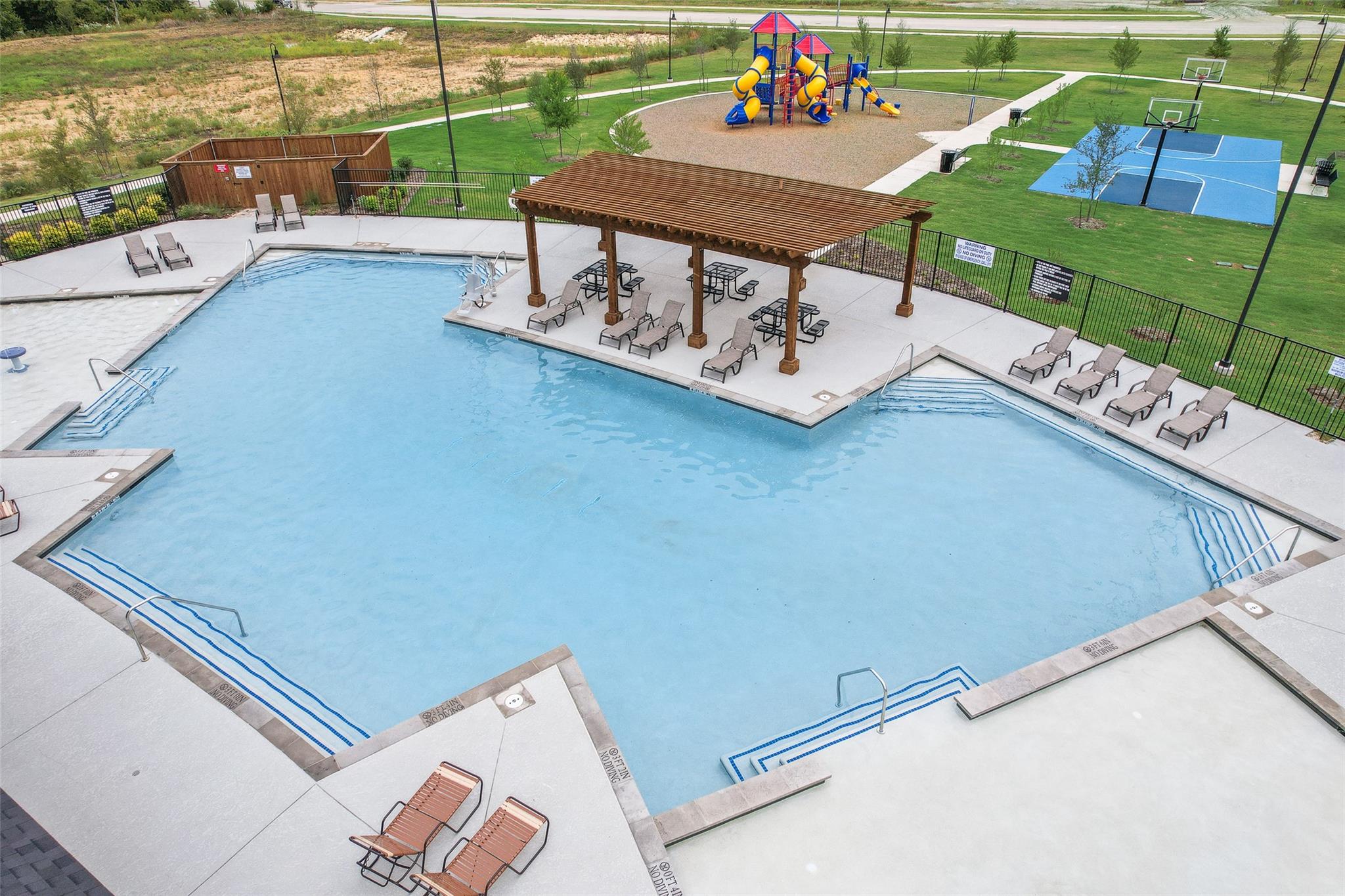 main property photo 19