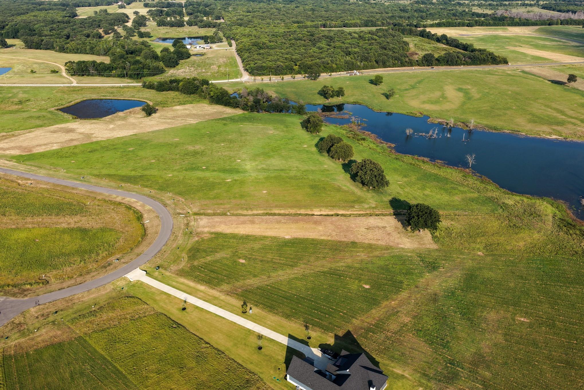 main property photo 8