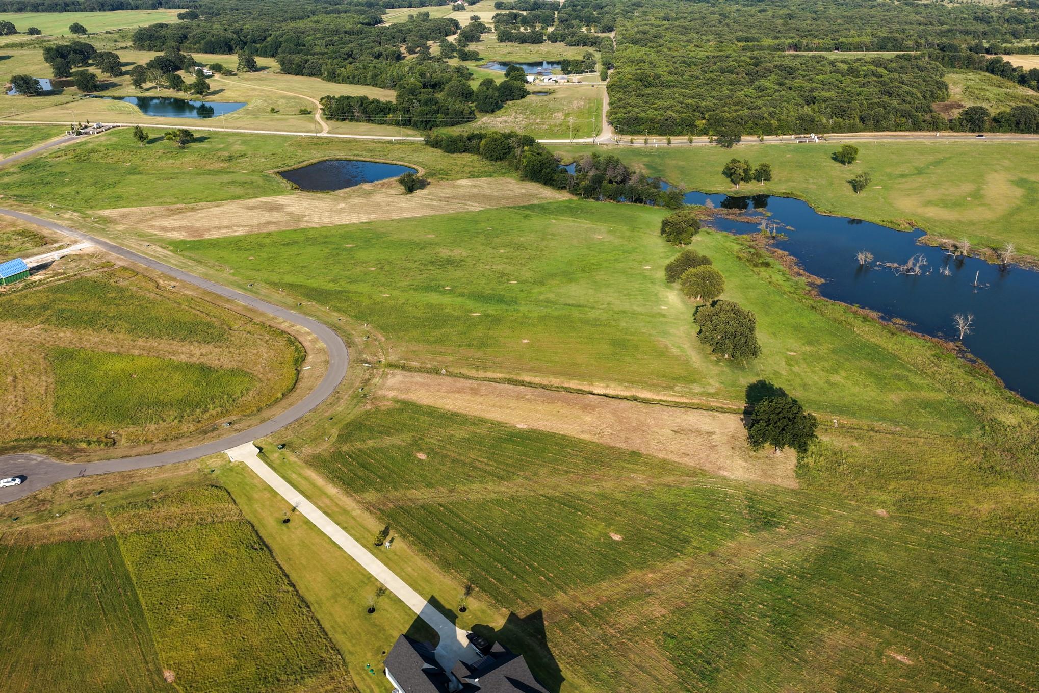 main property photo 9