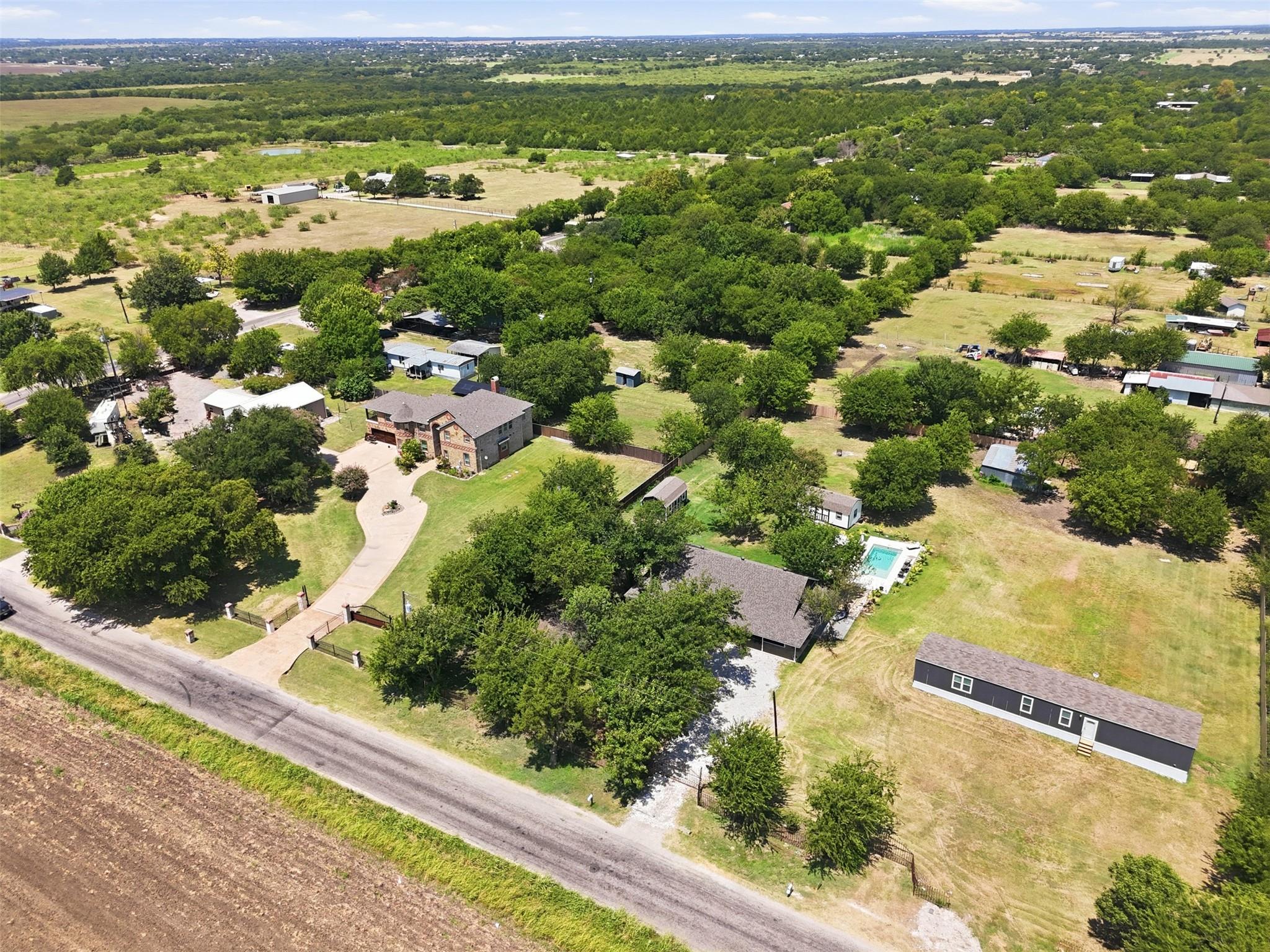 main property photo 31