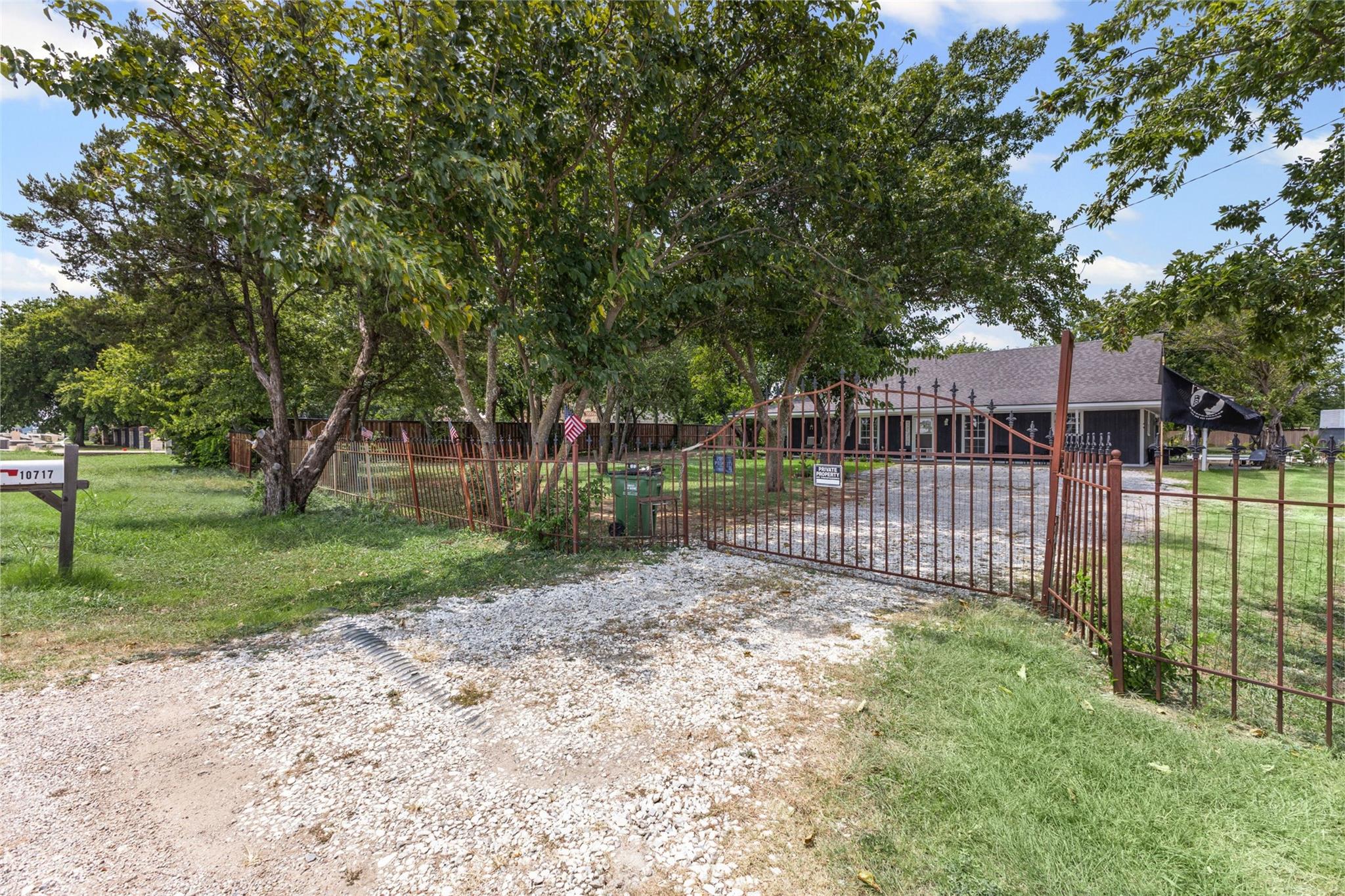 main property photo 39