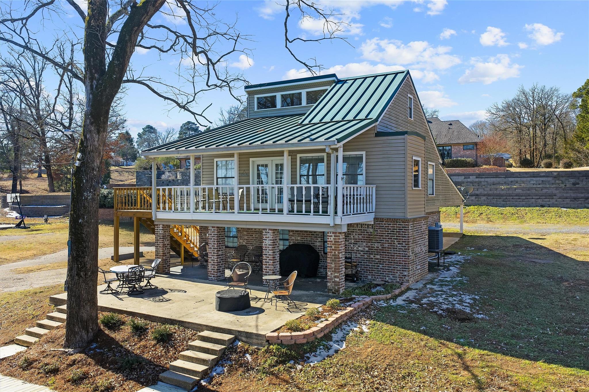 main property photo 4