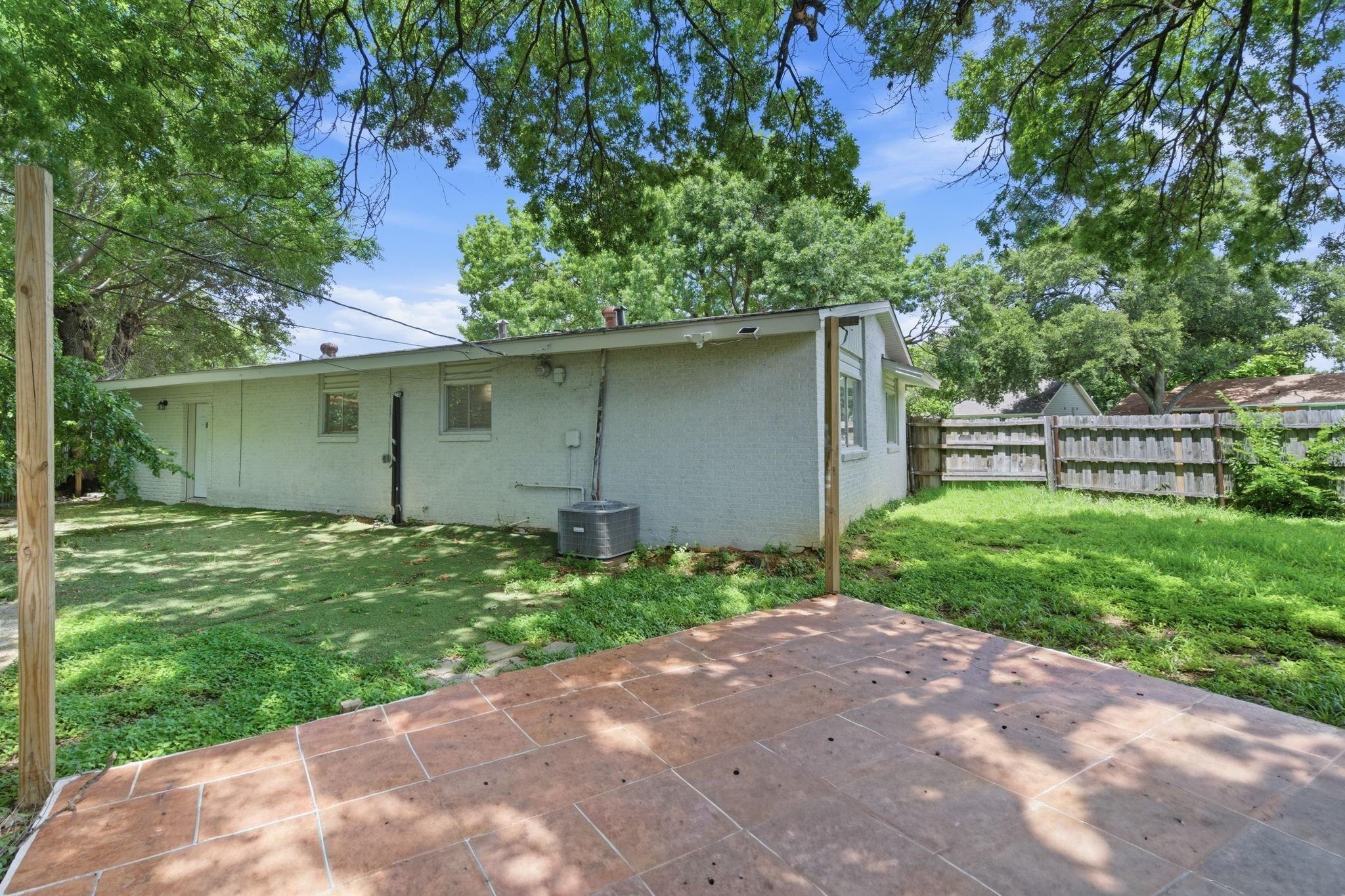 main property photo 24