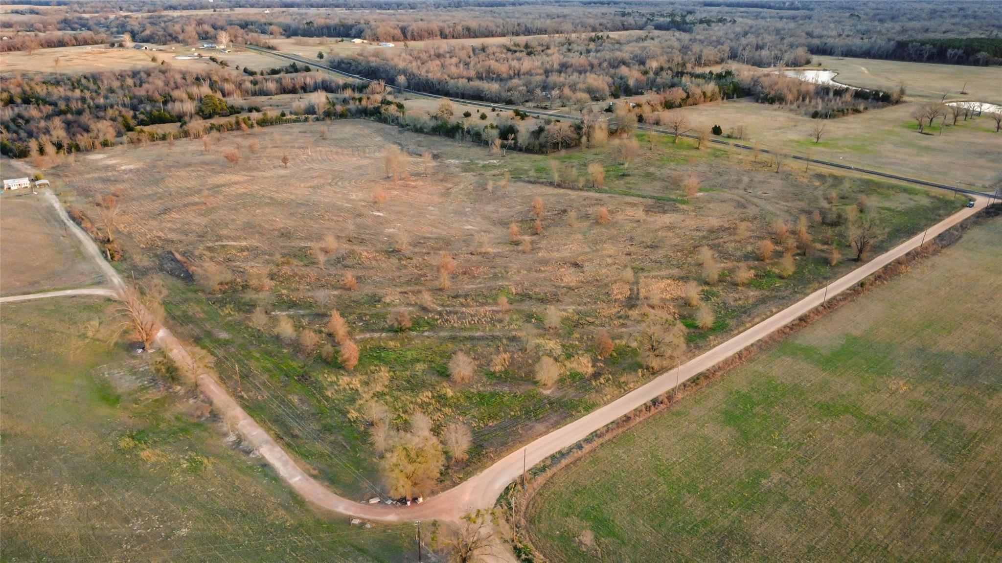 main property photo 28