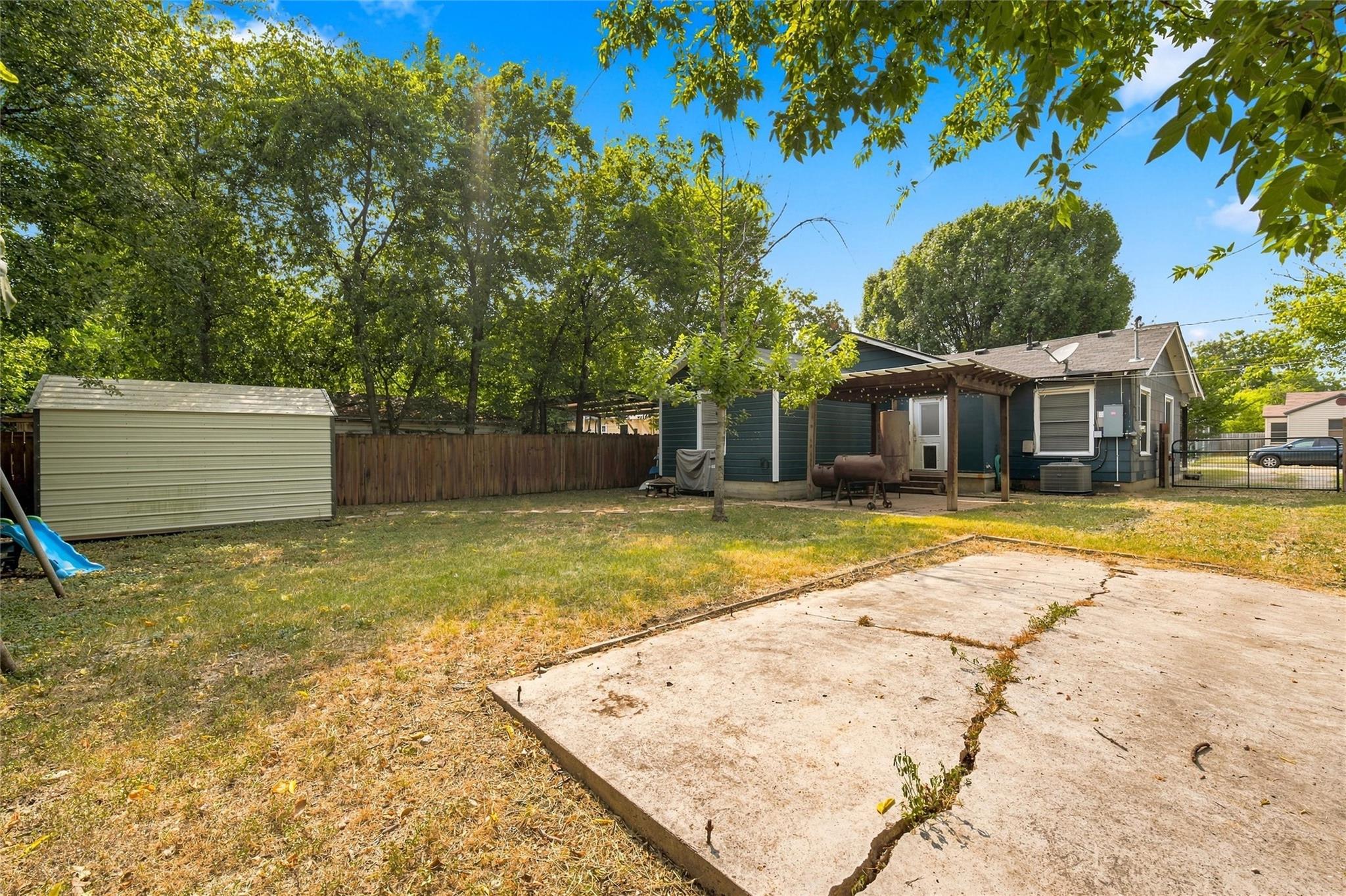 main property photo 14