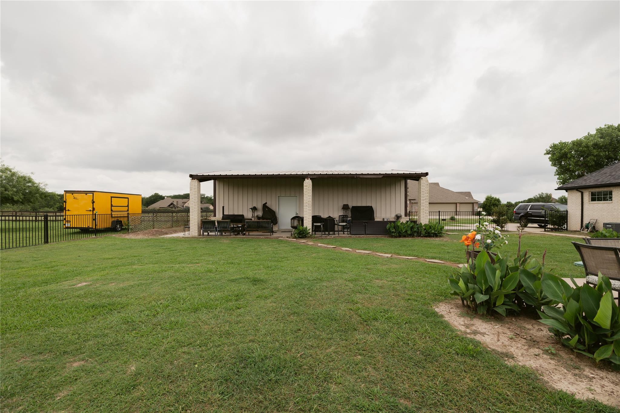 main property photo 29