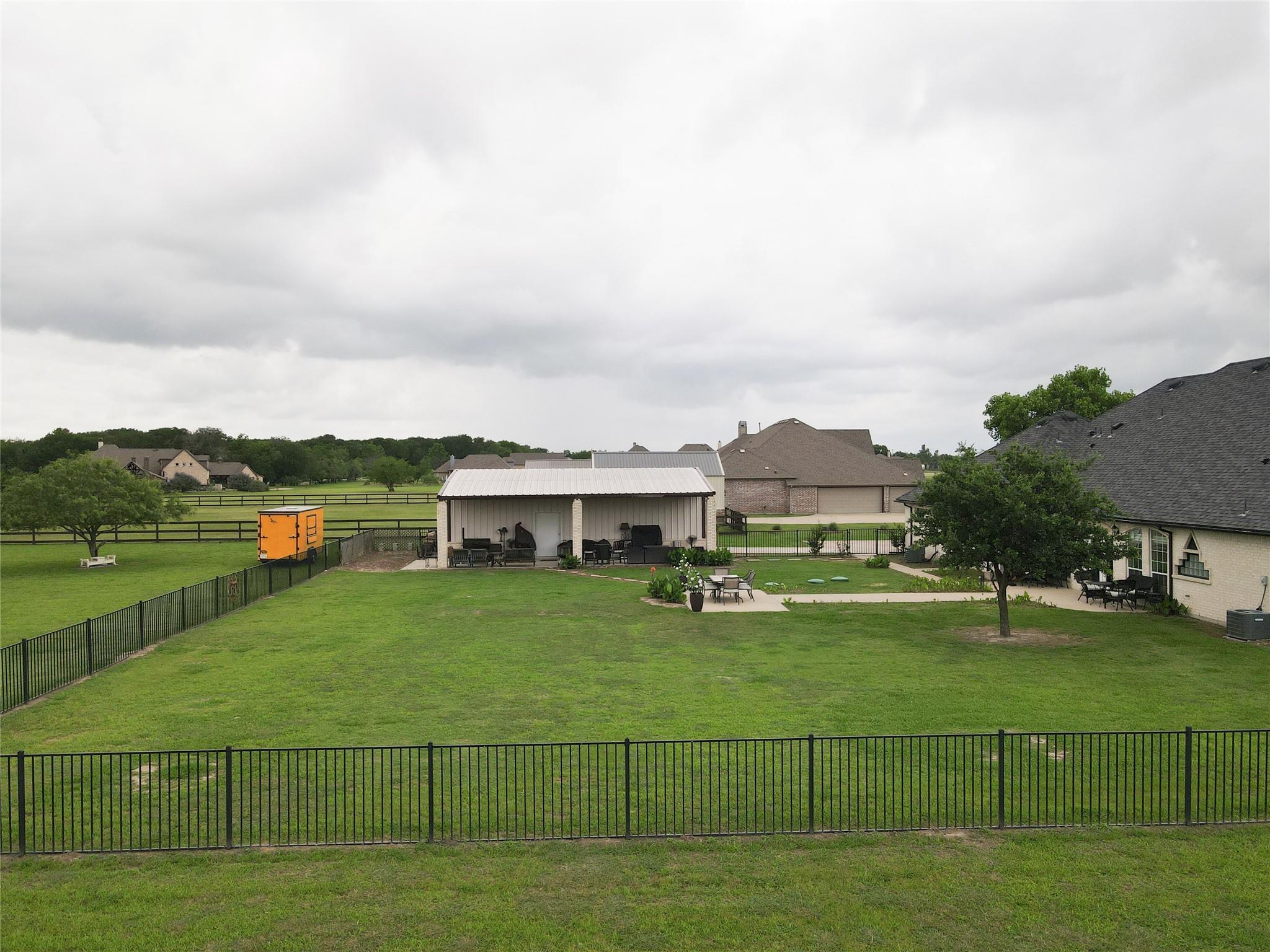 main property photo 33