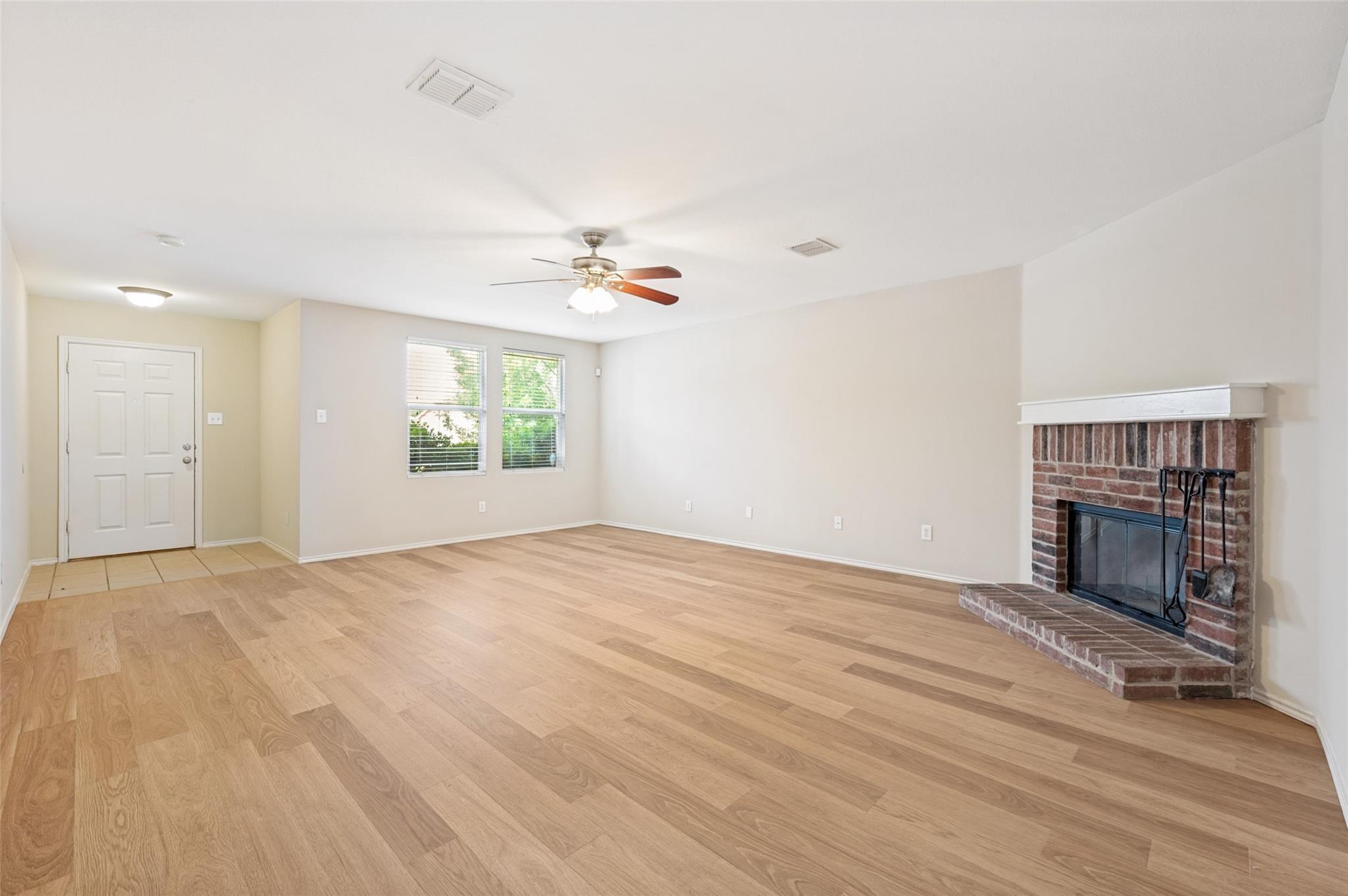 property viewer photo 1
