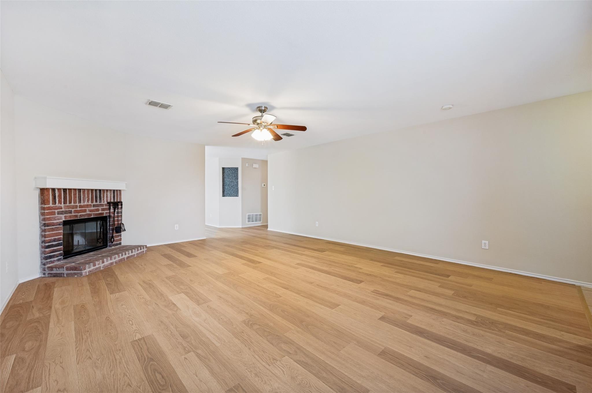 property viewer photo 2