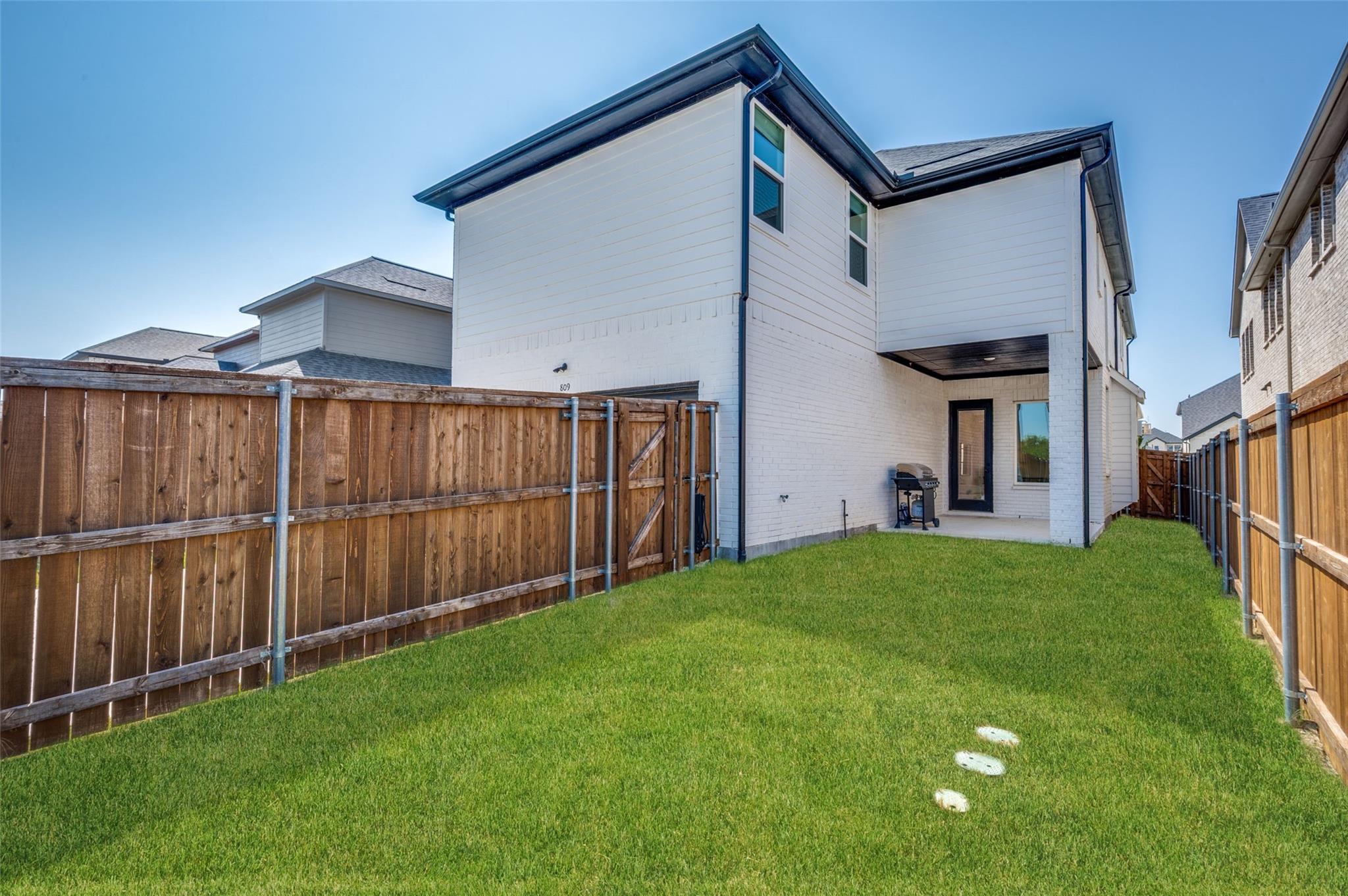 main property photo 32