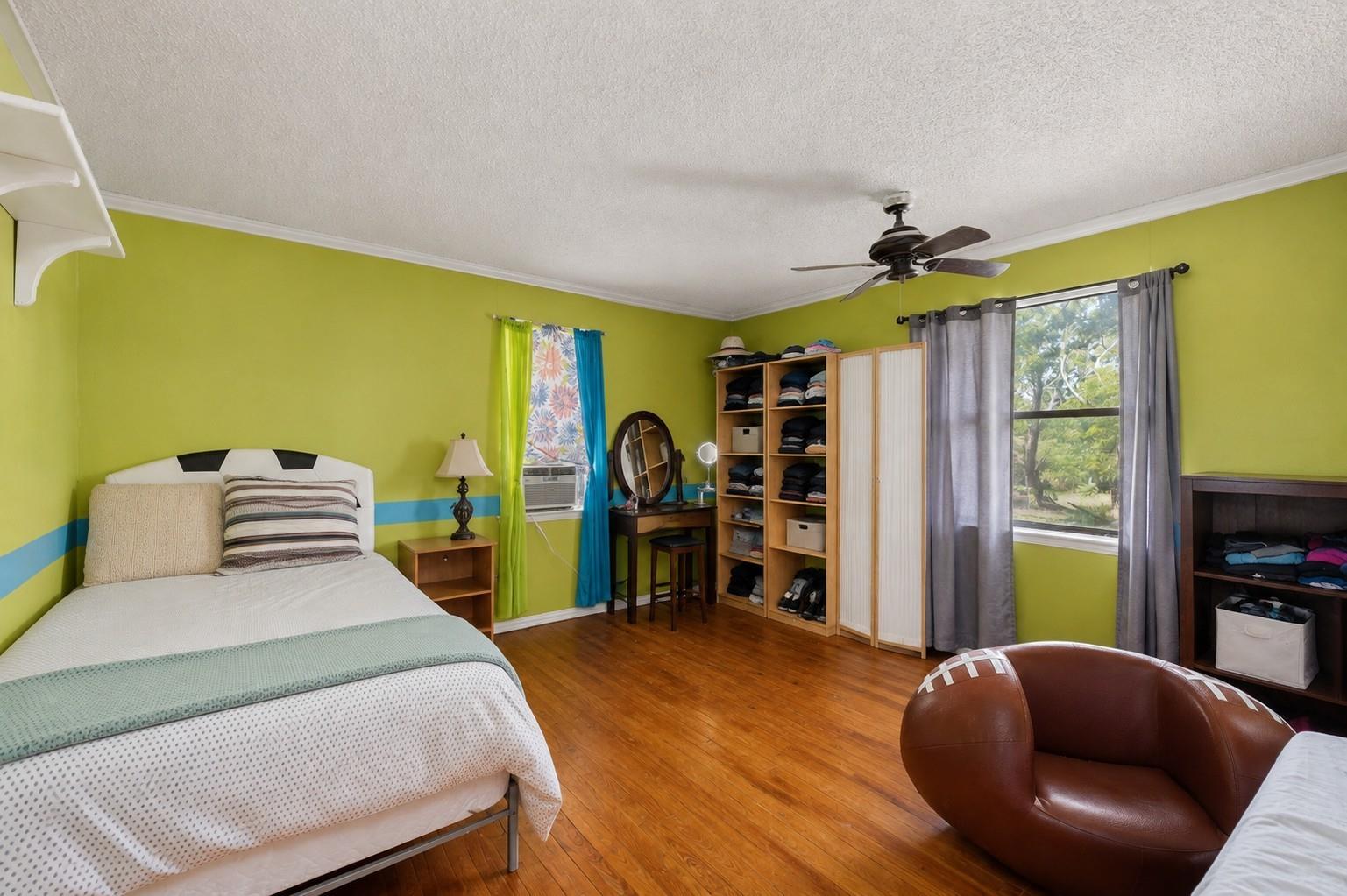 main property photo 10