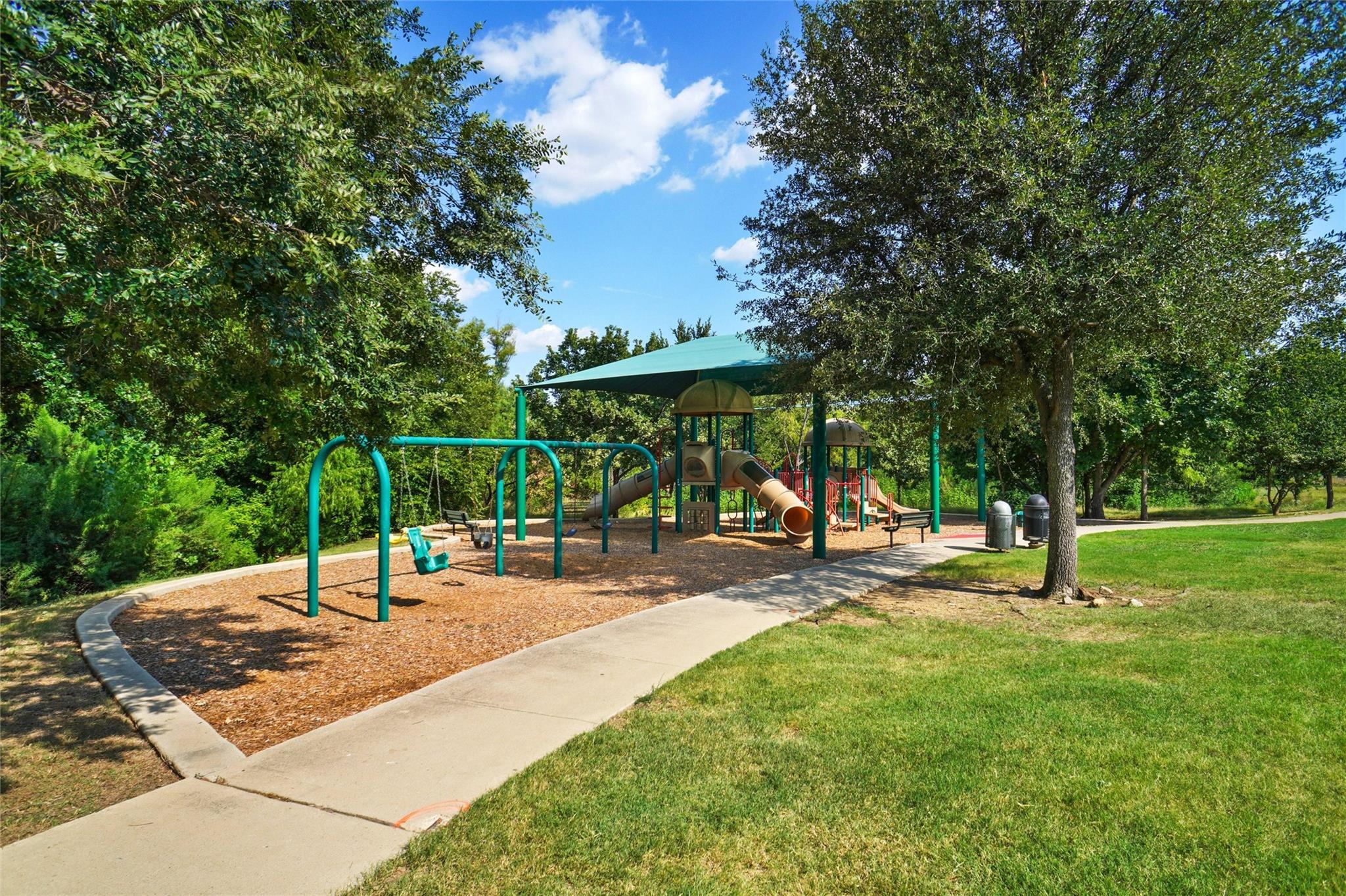 main property photo 26