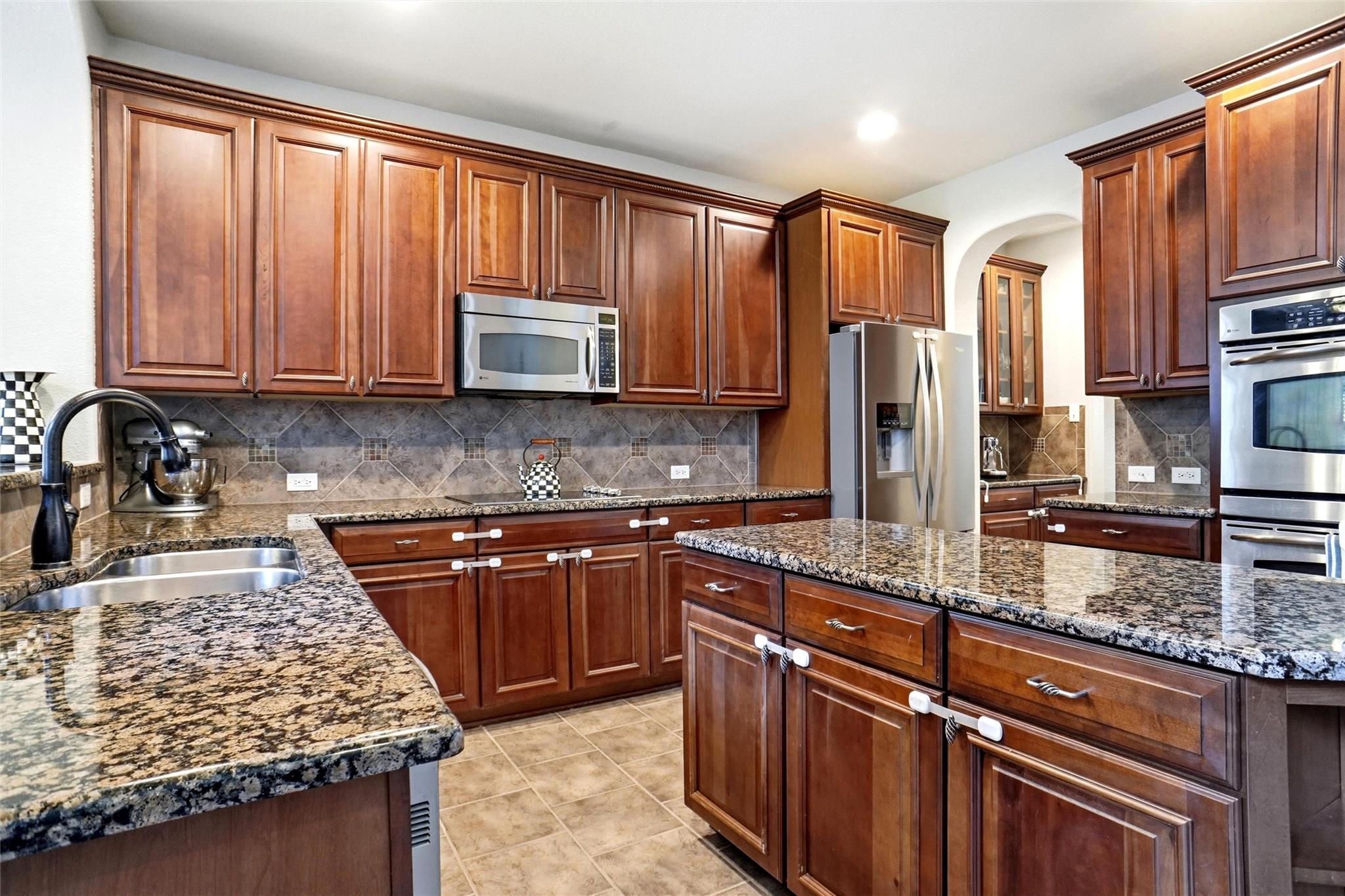 main property photo 6