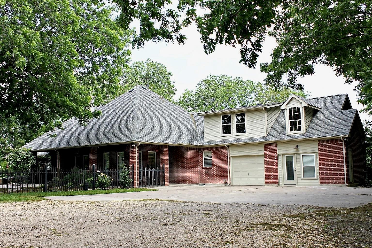main property photo 15