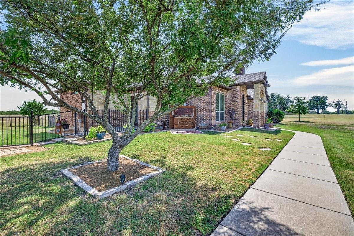 main property photo 29