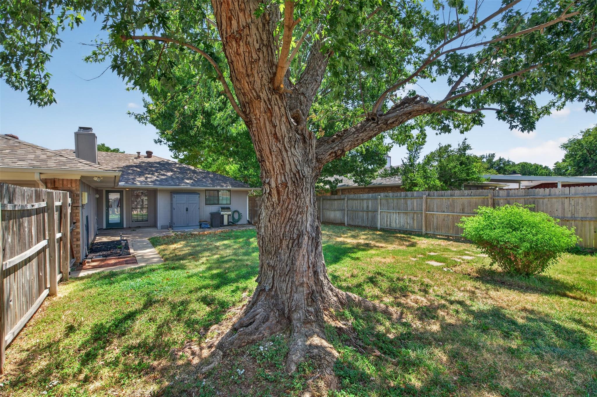 main property photo 26