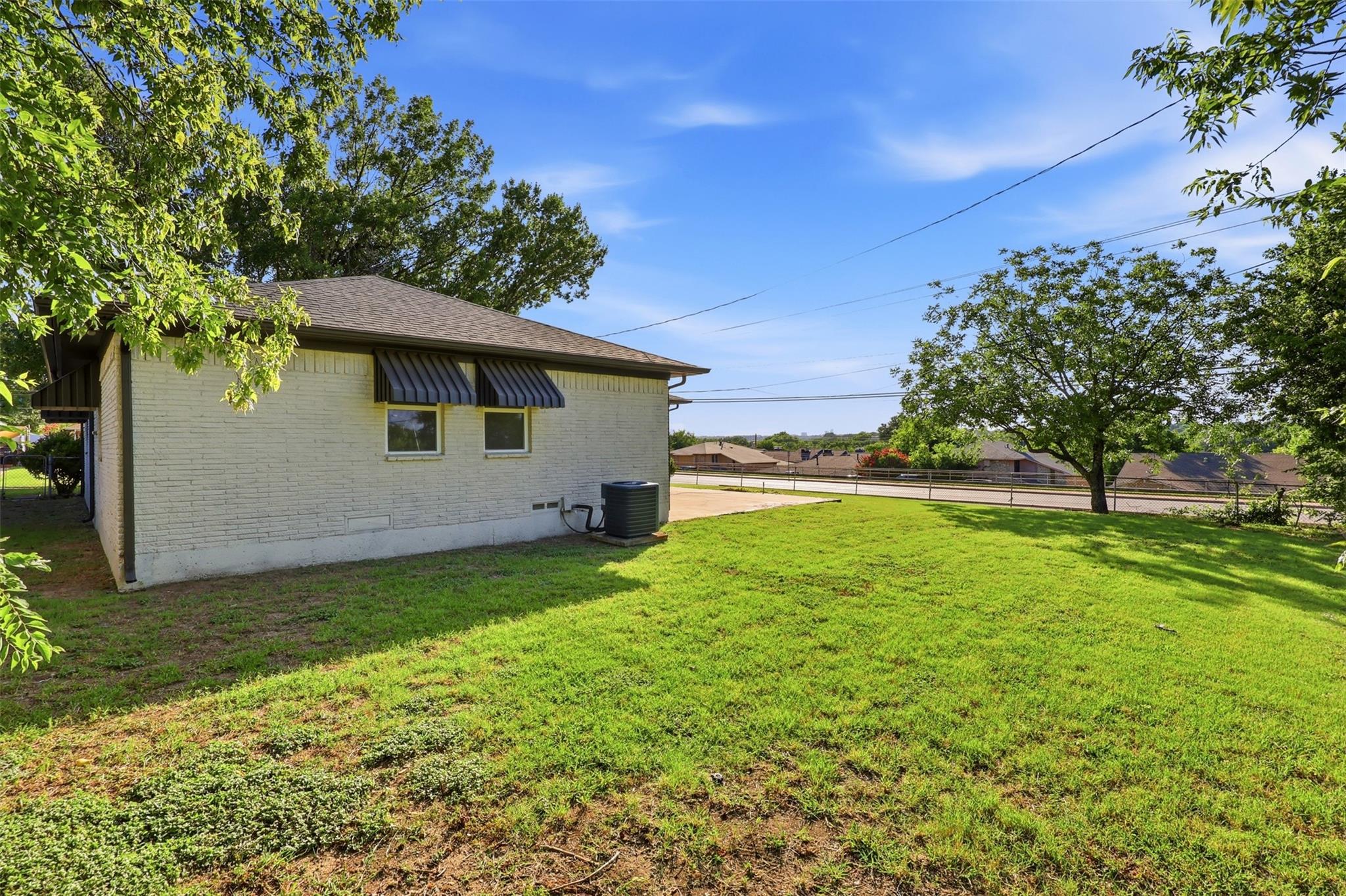 main property photo 23