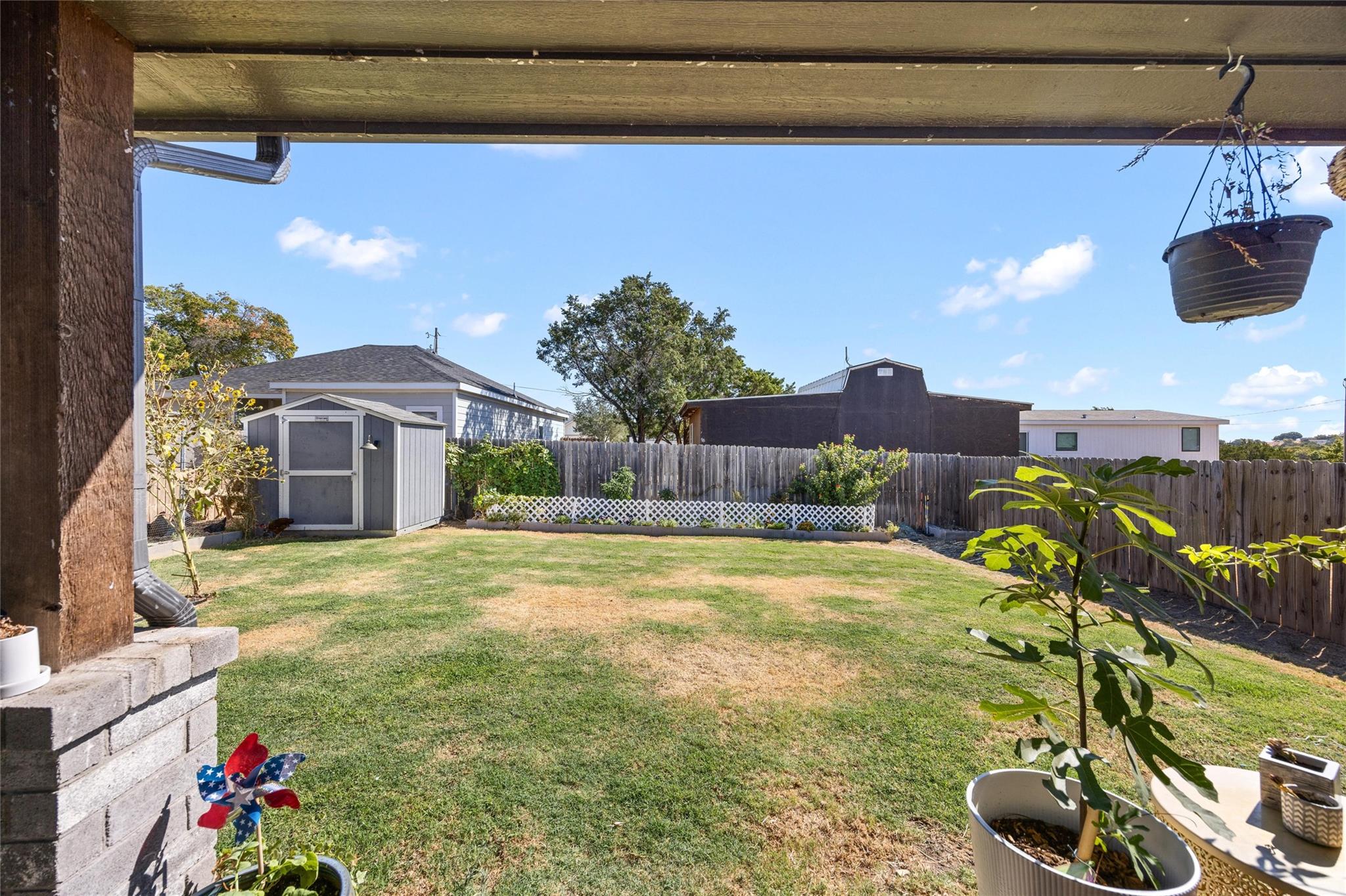 main property photo 12
