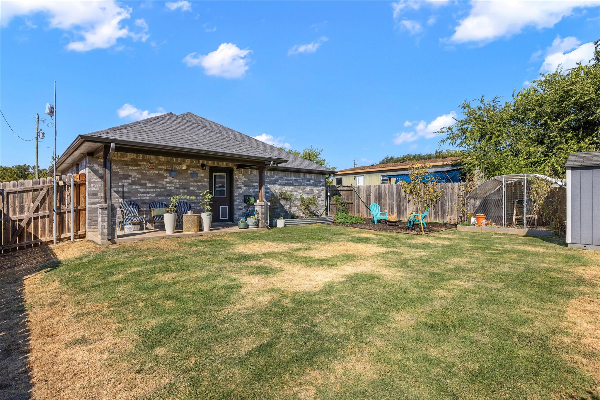 main property photo 13