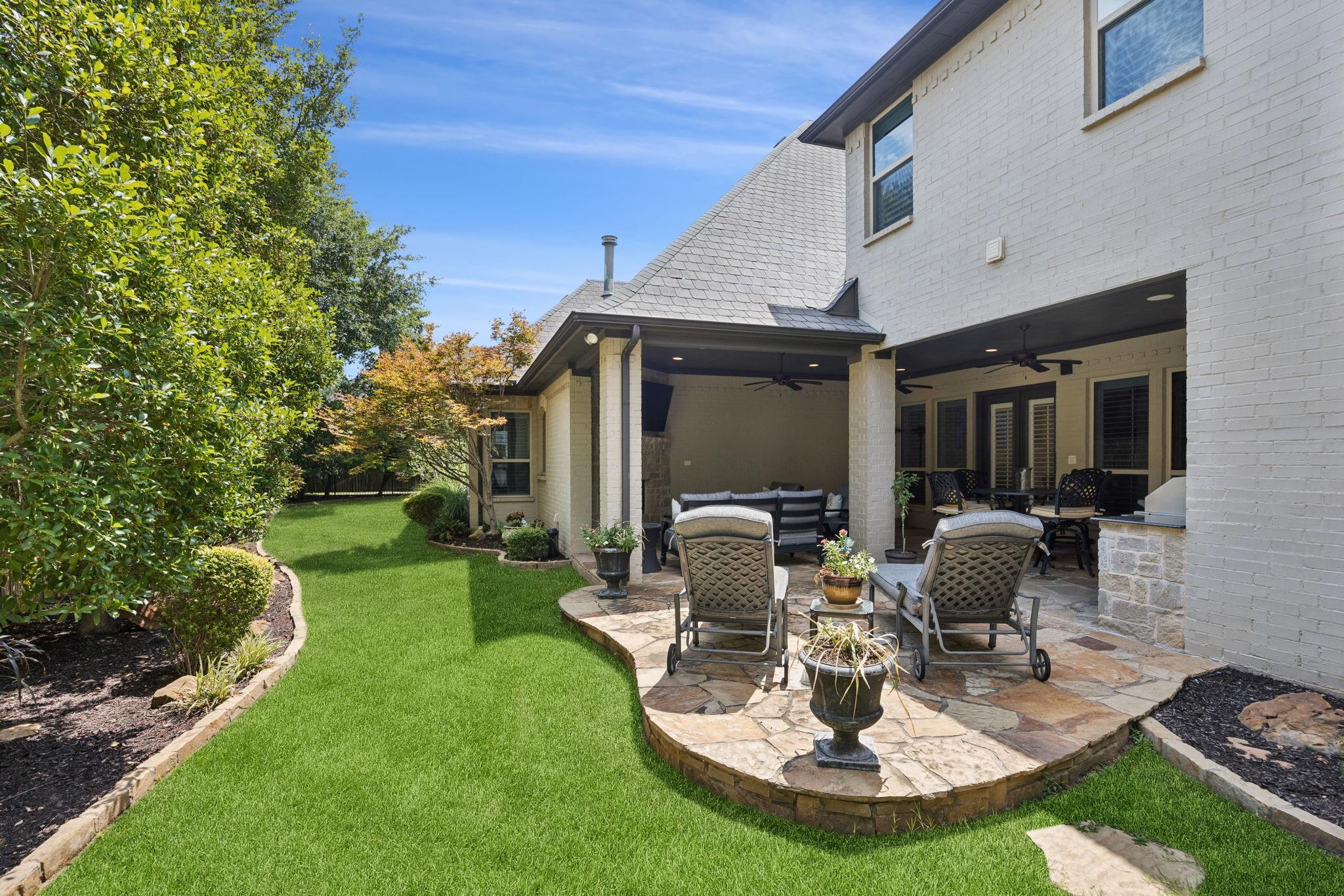 main property photo 28