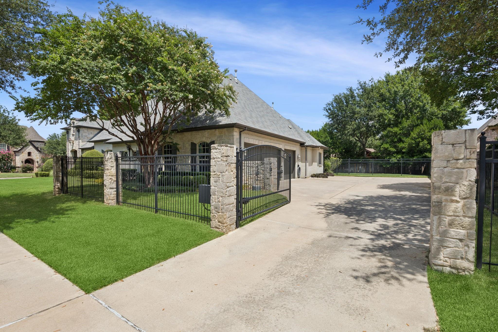 main property photo 29