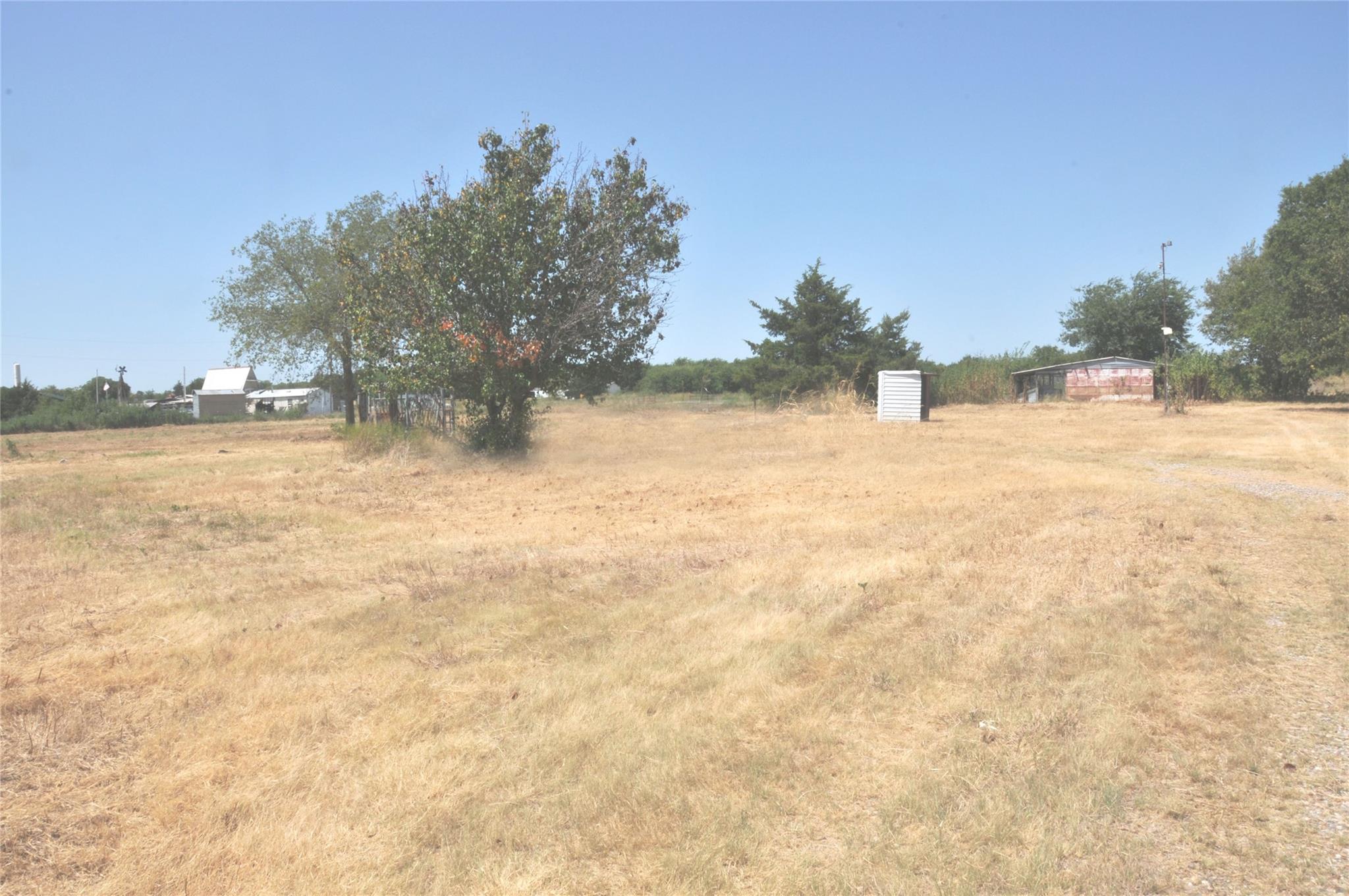 main property photo 11