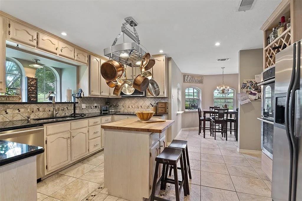 main property photo 12