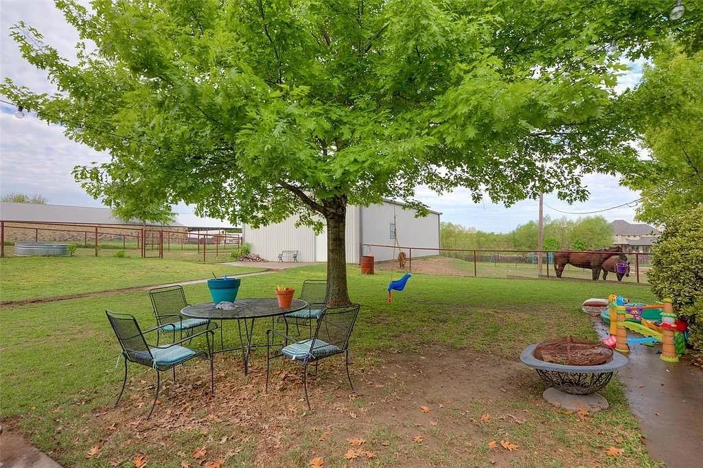 main property photo 8