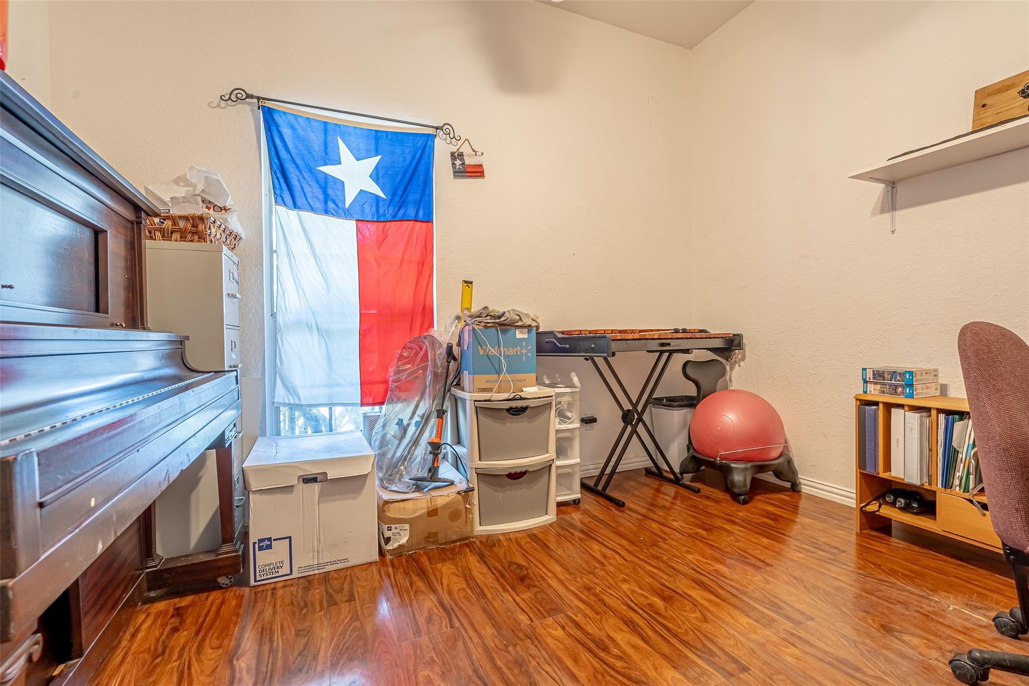 main property photo 16
