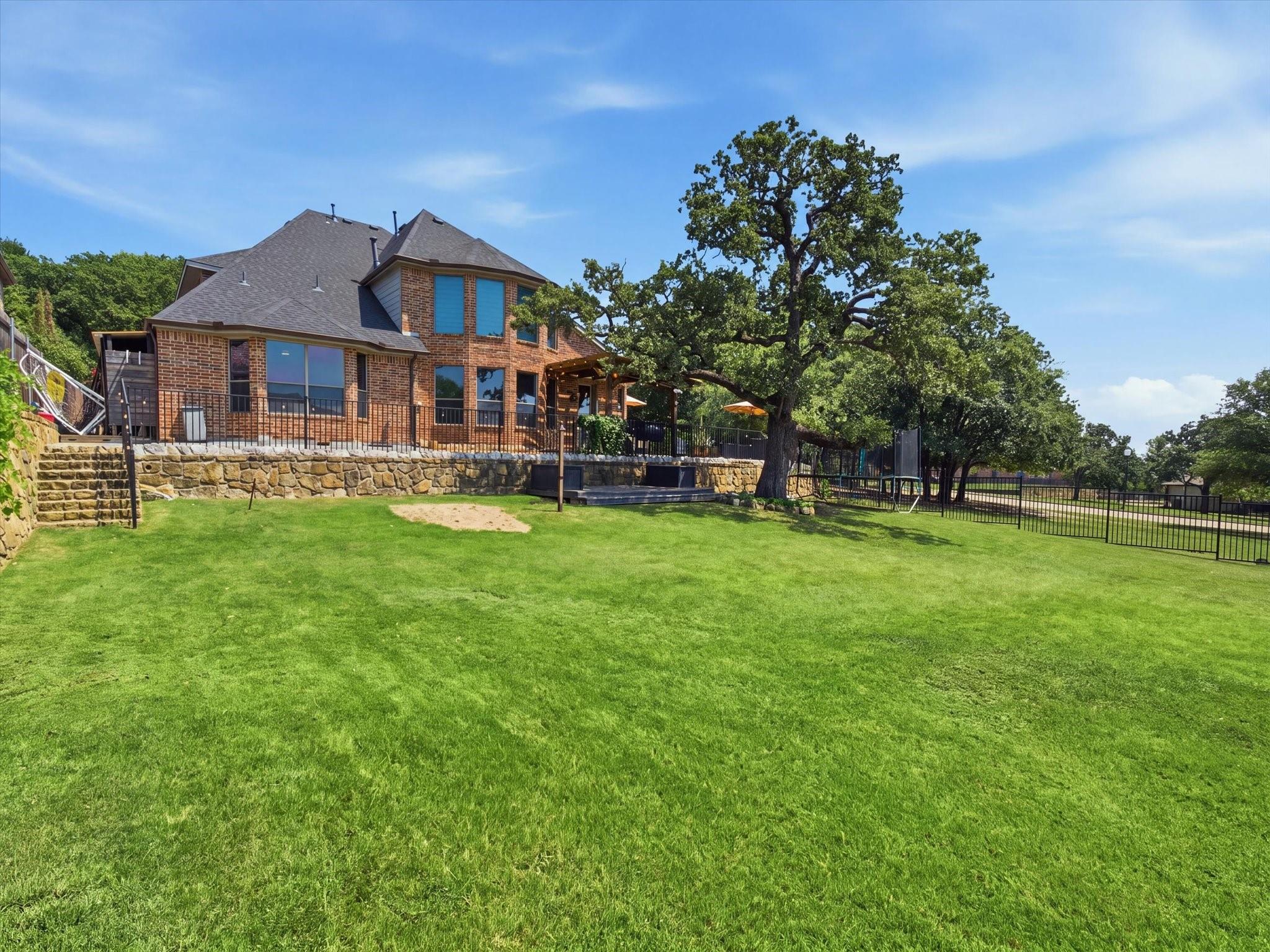 main property photo 33