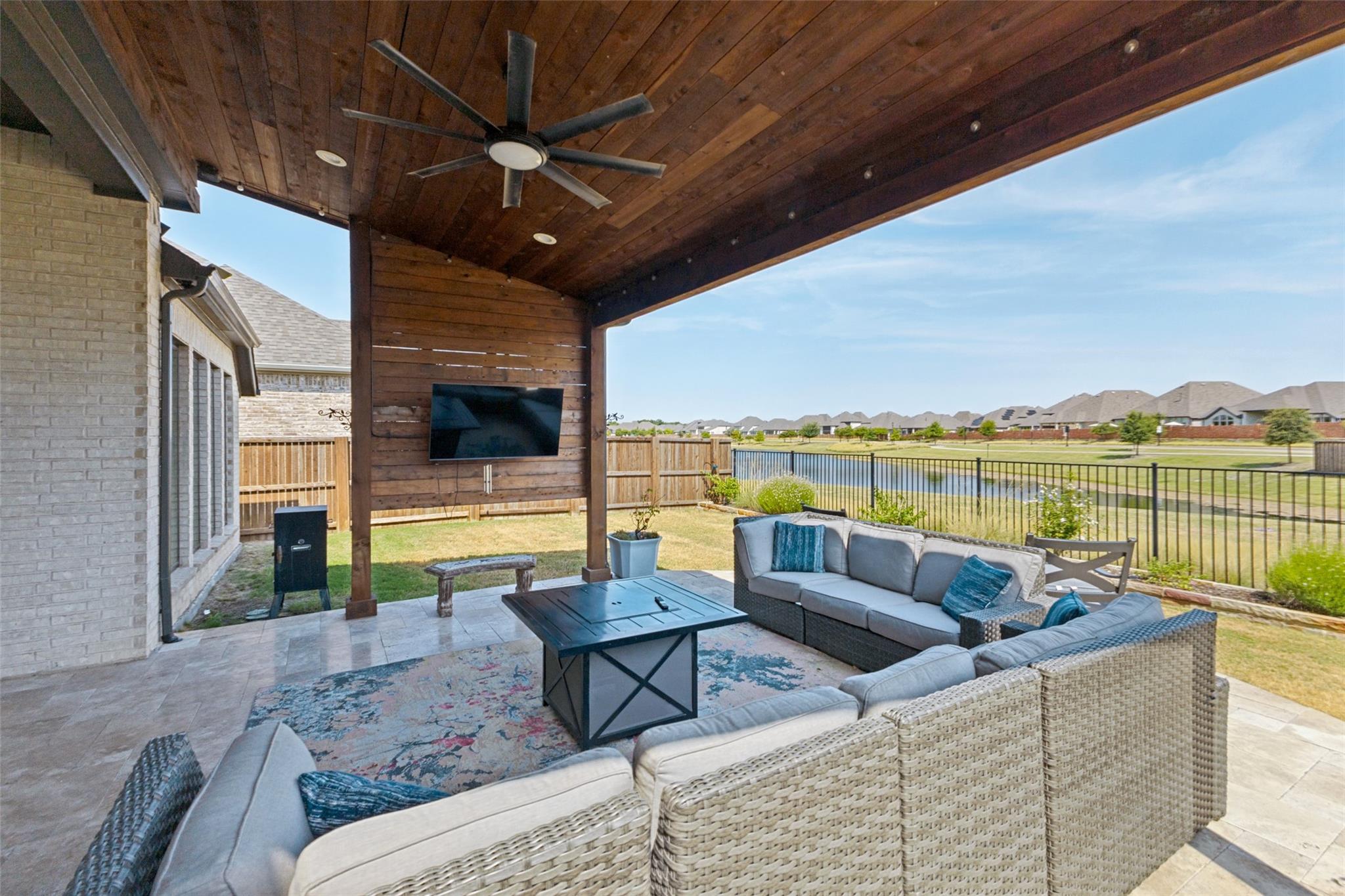 main property photo 23
