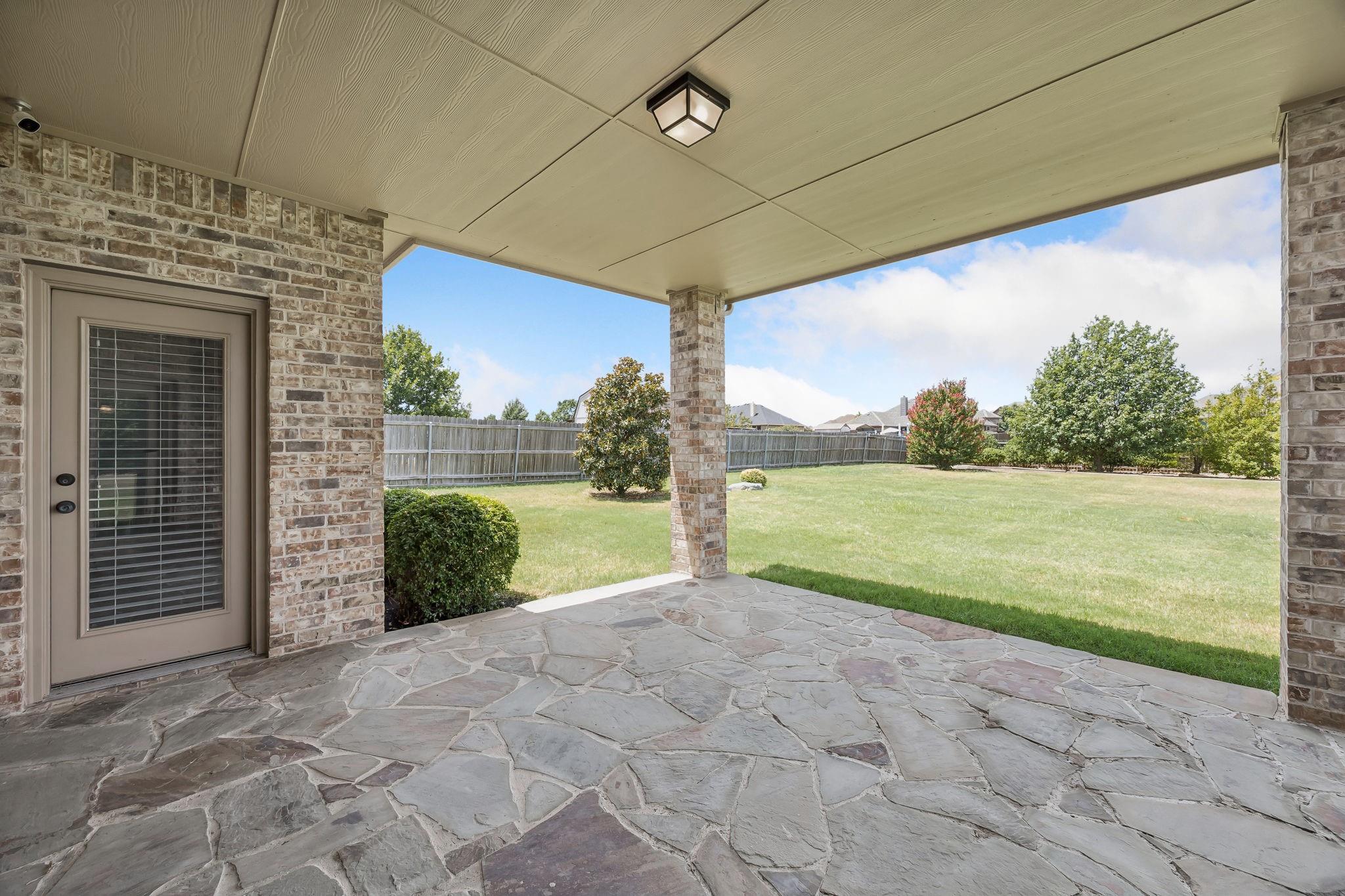 main property photo 33