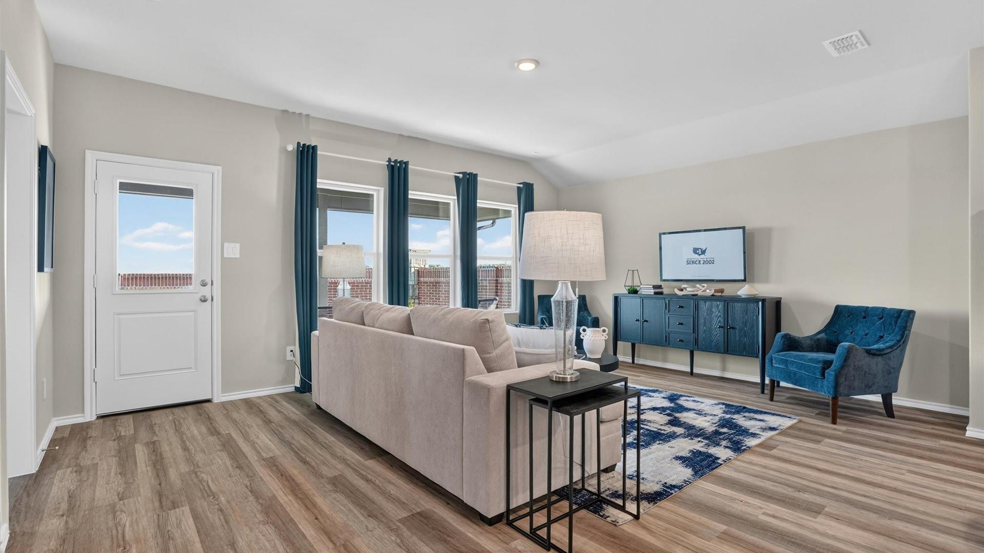 main property photo 9