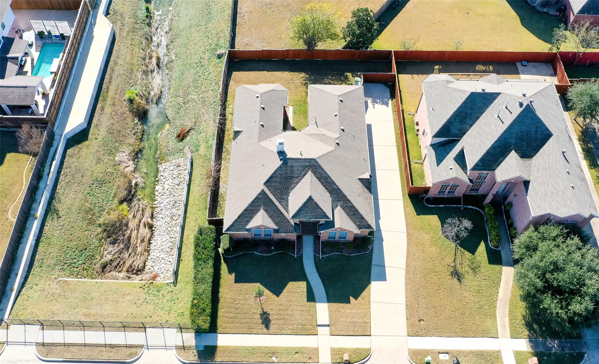 main property photo 39